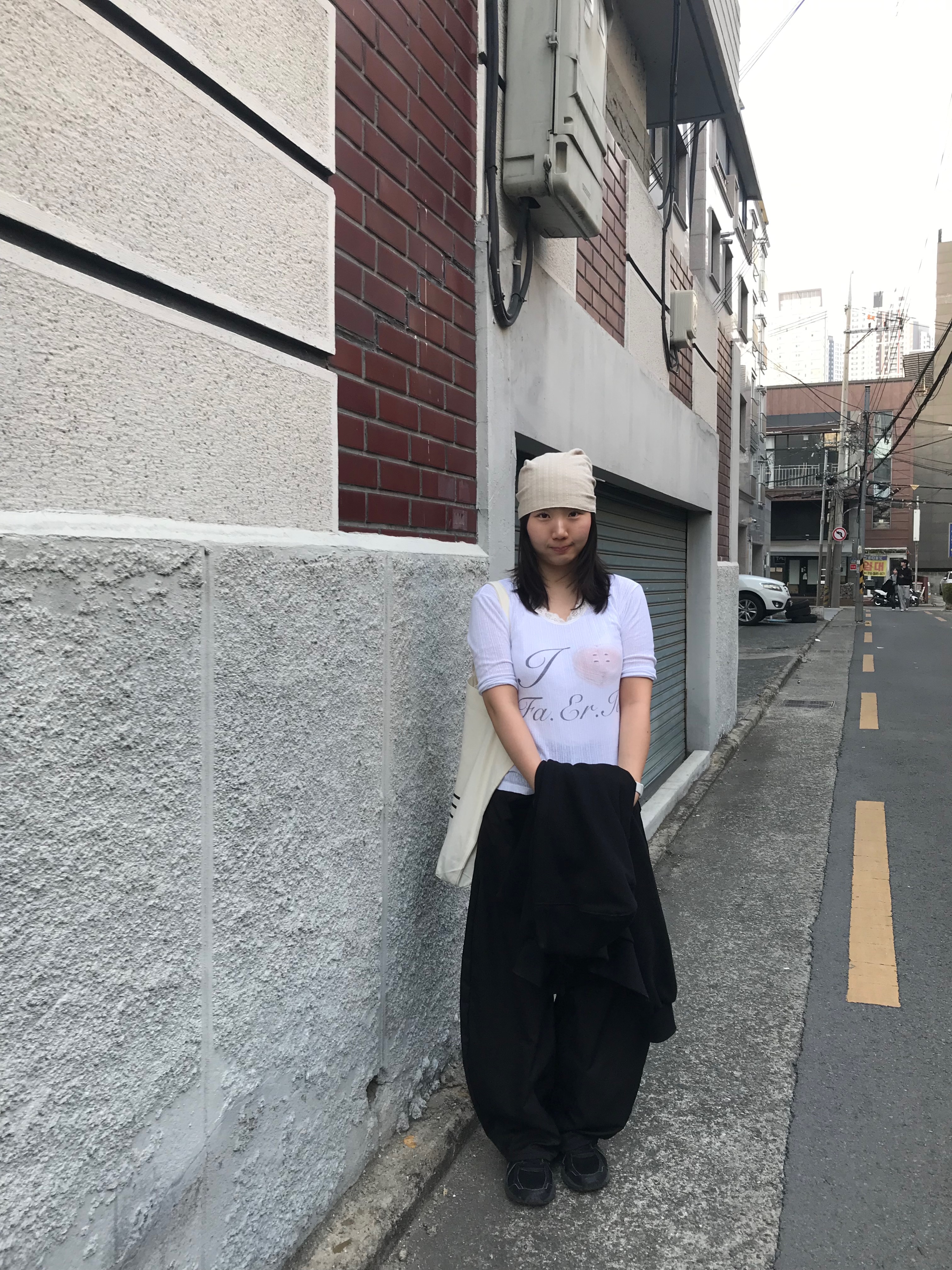 COYSEIO 038 Check Multi Scarf Yellow, Asics Jog 100 2 Black 착용 스타일 - 3