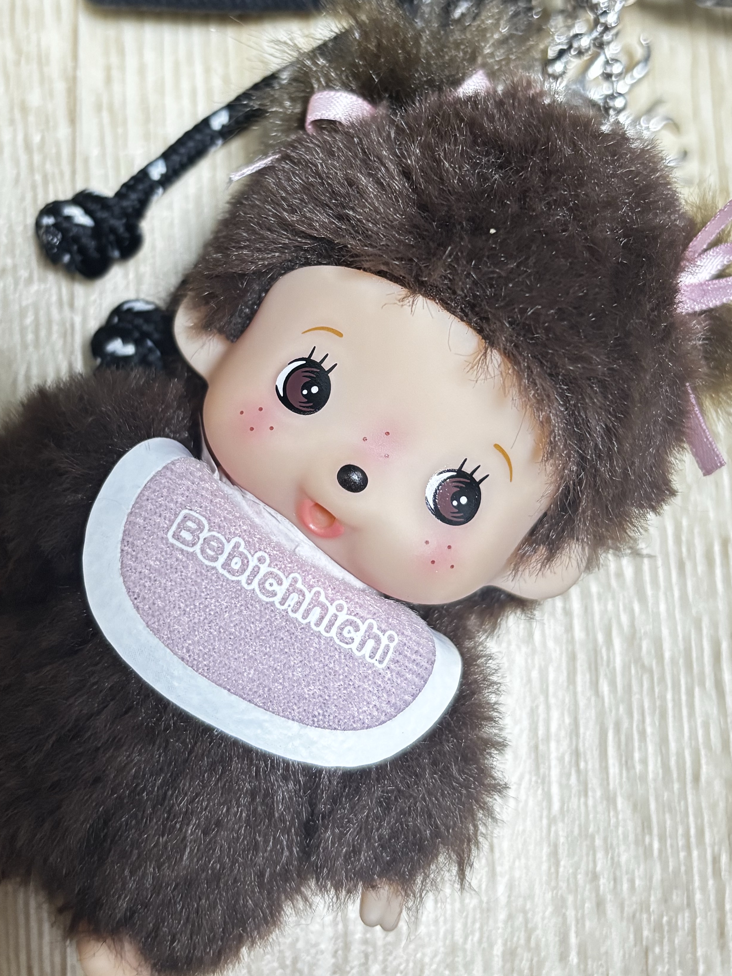Monchhichi Bebichhichi Bighead Girl Key Chain Brown 착용 스타일