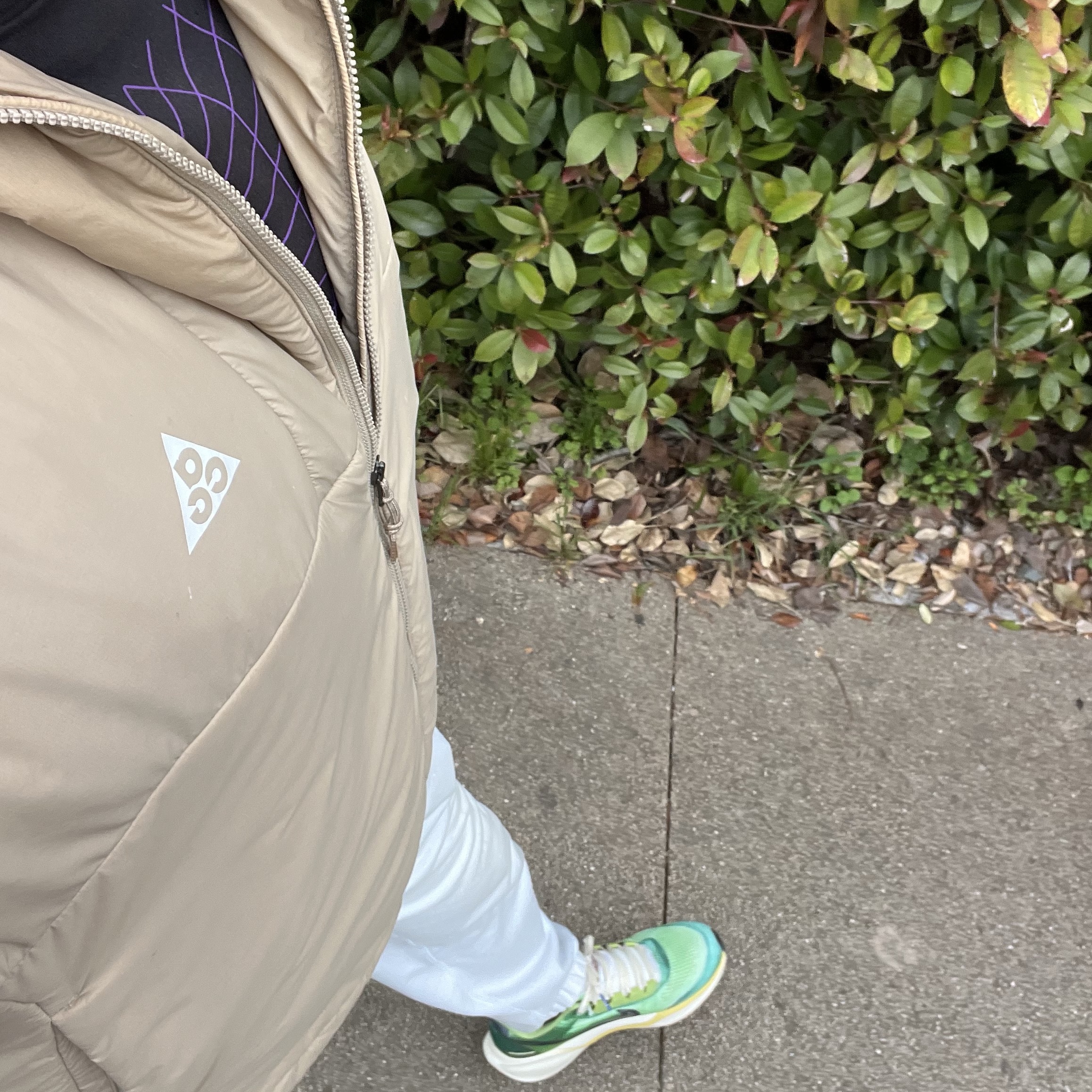 Nike ACG Therma-Fit ADV Rope De Dope Jacket Light Iron Ore - Asia, Nike ACG Manhole Long Sleeve T-Shirt Black - Asia 착용 스타일