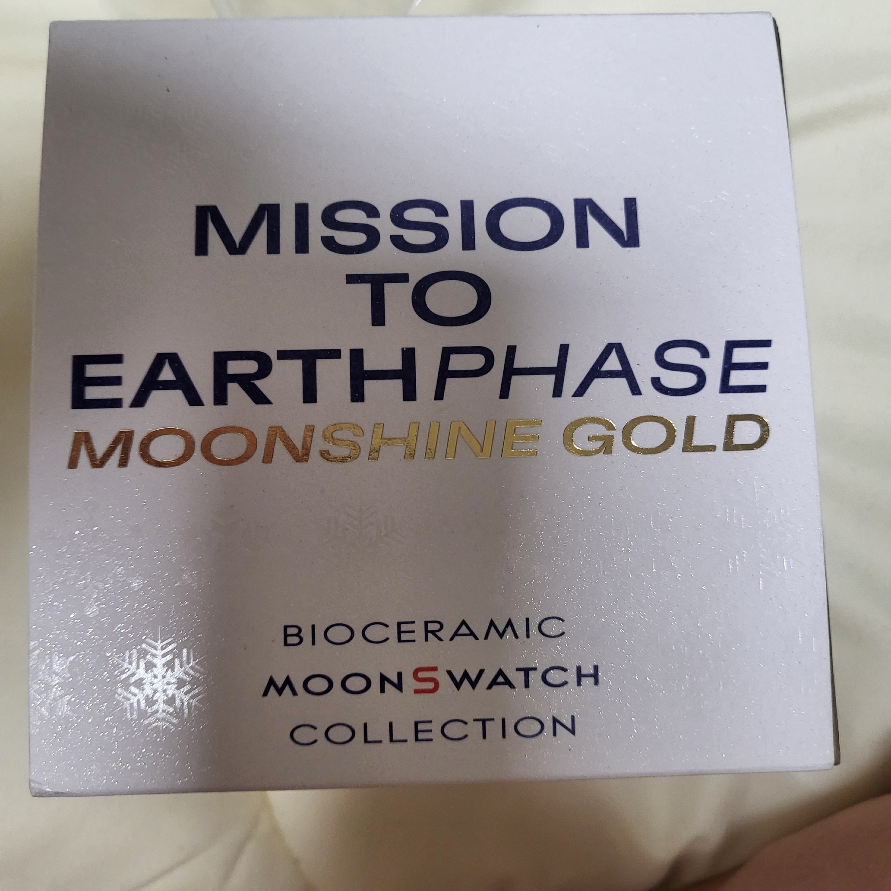 Swatch x Omega x Snoopy Bioceramic Moonswatch Mission To The Earthphase 42mm Moonshine Gold Cold Moon 착용 스타일