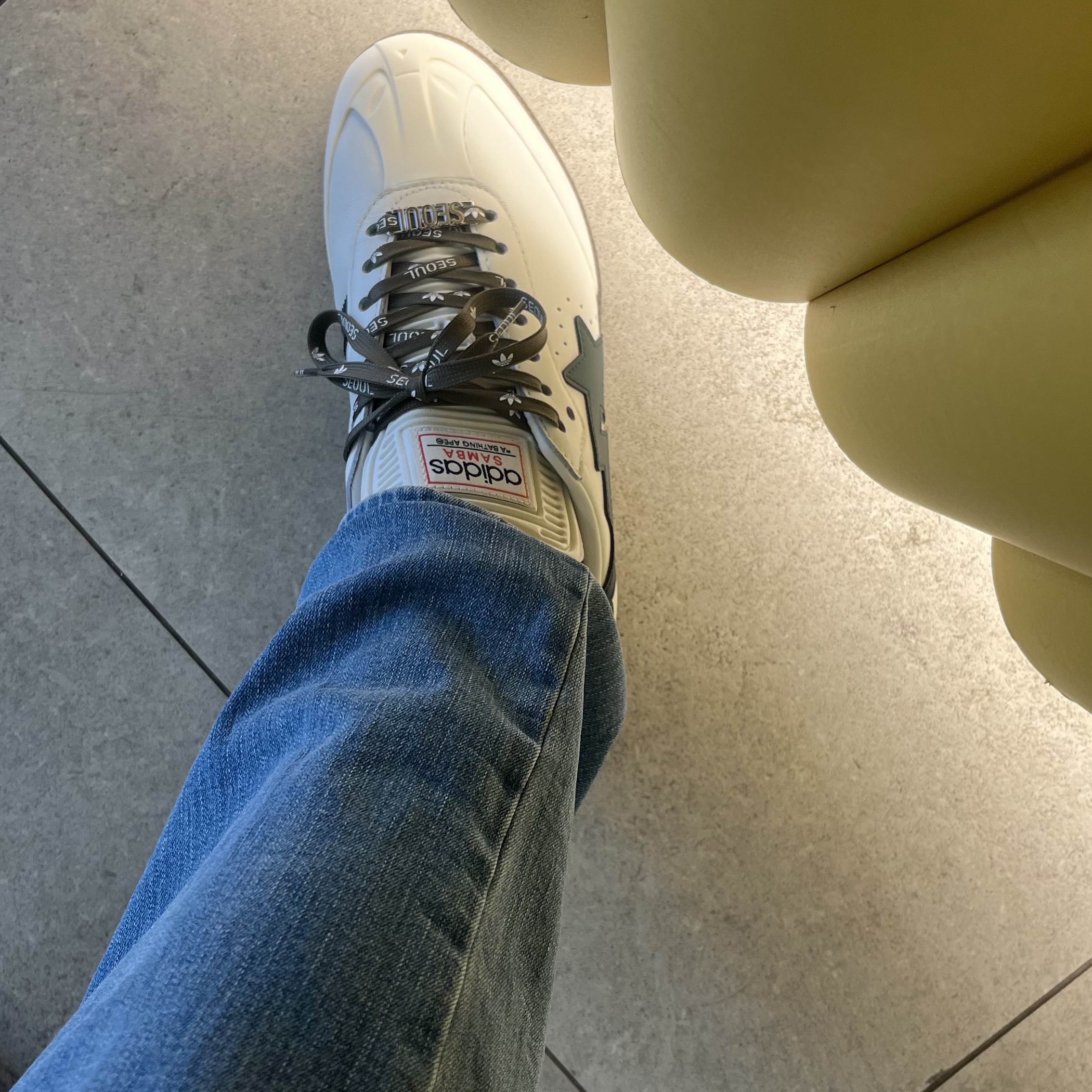 Adidas x BAPE Samba Off White Shadow Green 착용 스타일