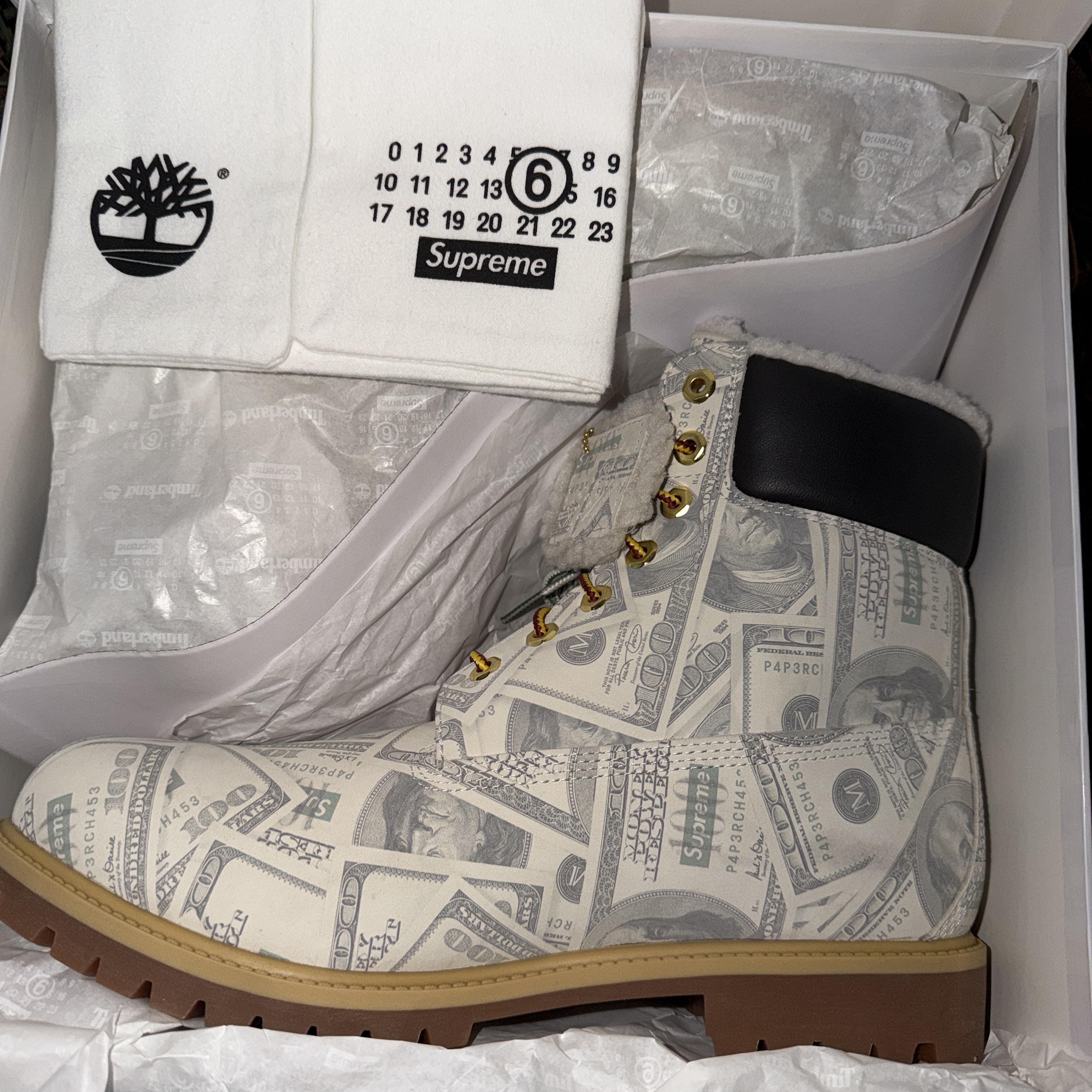 Timberland x Supreme x MM6 Maison Margiela Money 6 Inch Premium Waterproof Boot Multicolor - 26SS - Medium, Timberland x Supreme Patchwork 6 Inch Premium Waterproof Boot Multicolor - 25FW - Medium 착용 스타일 - 1