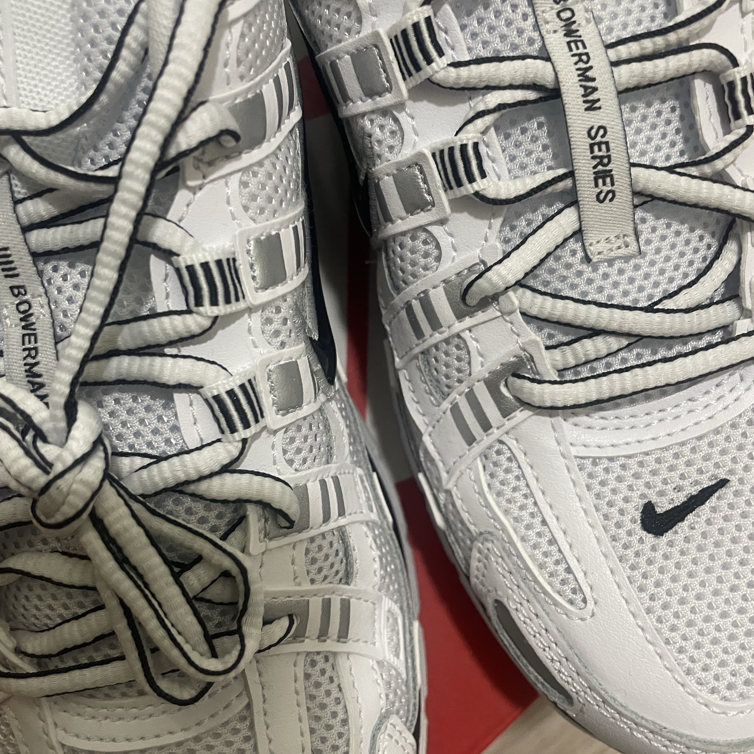 Nike P-6000 White Metallic Silver 착용 스타일