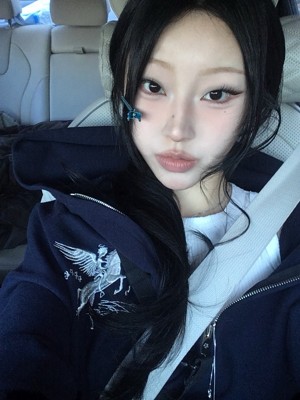 PACOSPLY Falling Angel Zip Up Hoodie Navy, PACOSPLY Falling Angel Cap Purple 착용 스타일 - 4