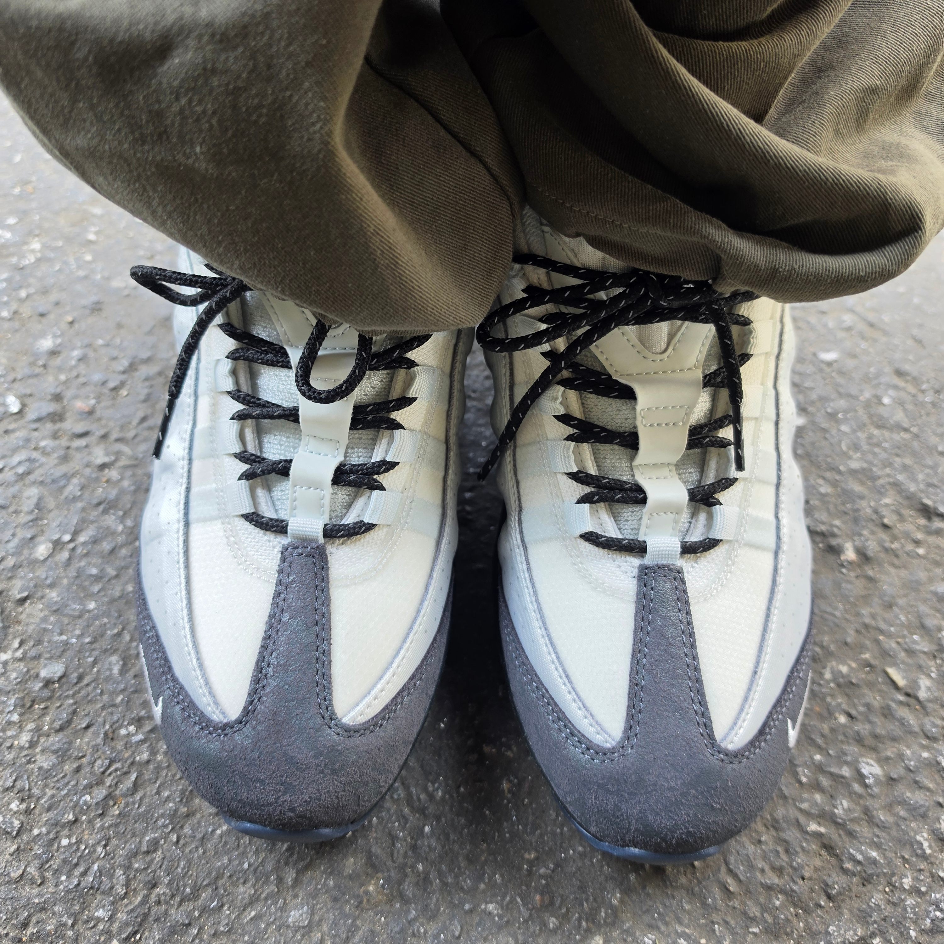 Nike Air Max 95 Big Bubble Seongsu Photon Dust Metallic Silver, Supreme Box Logo Hooded Sweatshirt Black - 25FW 착용 스타일 - 5