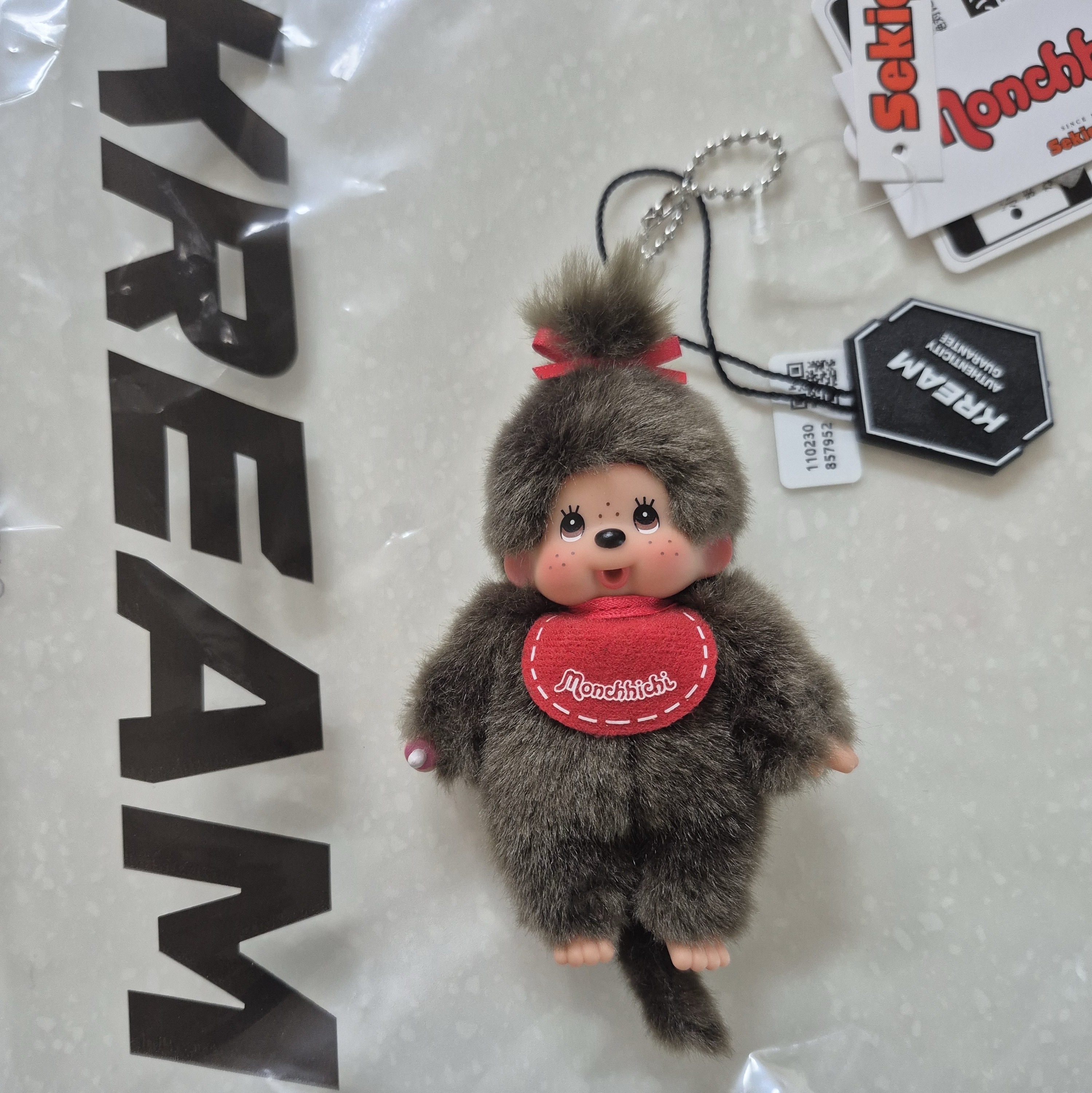 Monchhichi Mini Key Chain Girl Brown 착용 스타일