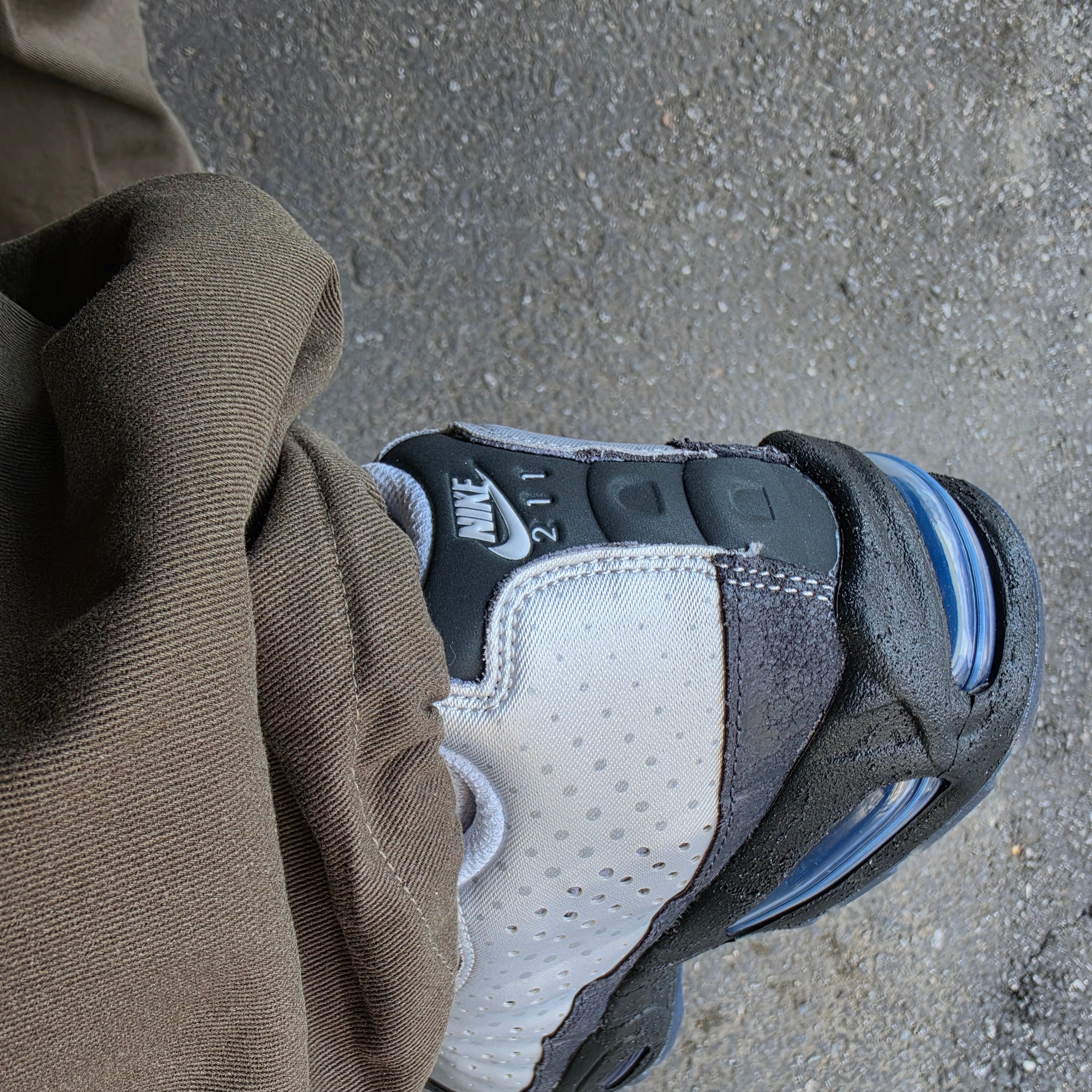 Nike Air Max 95 Big Bubble Seongsu Photon Dust Metallic Silver, Supreme Box Logo Hooded Sweatshirt Black - 25FW 착용 스타일 - 6
