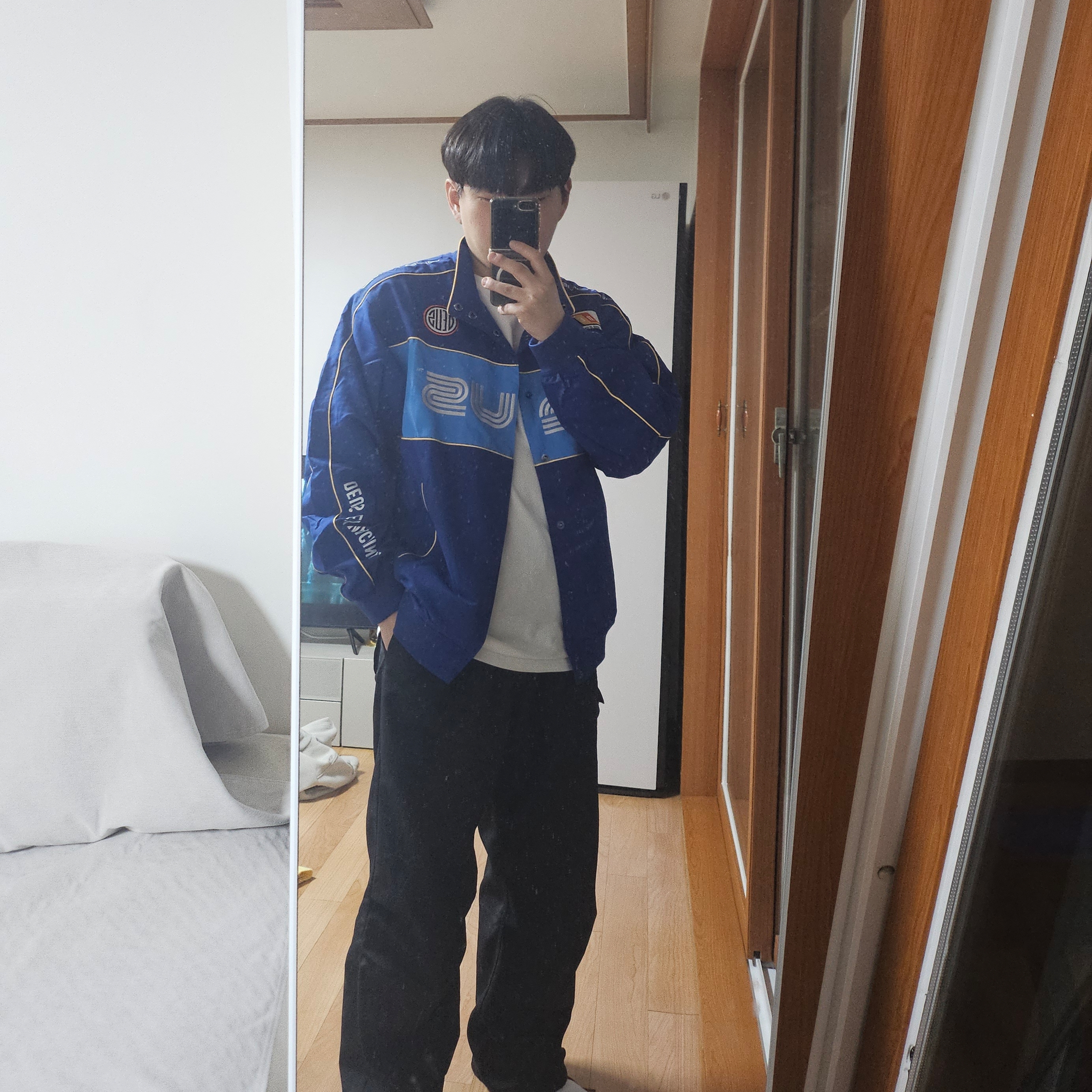 Deus Ex Machina Track Jacket Blue, Deus Ex Machina Venice Ls T-Shirt White 착용 스타일