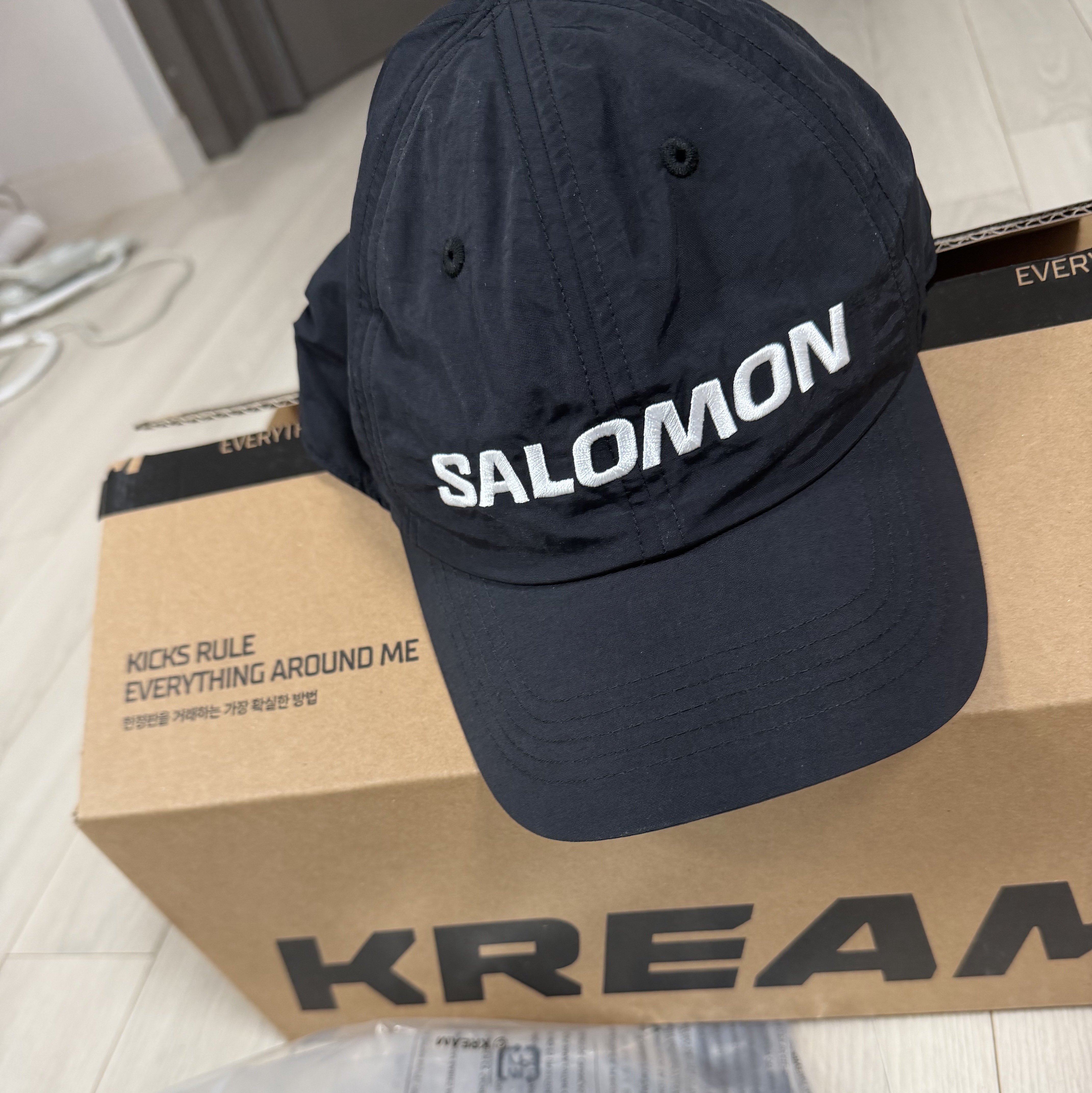 Salomon Primary Ball Cap Black 착용 스타일