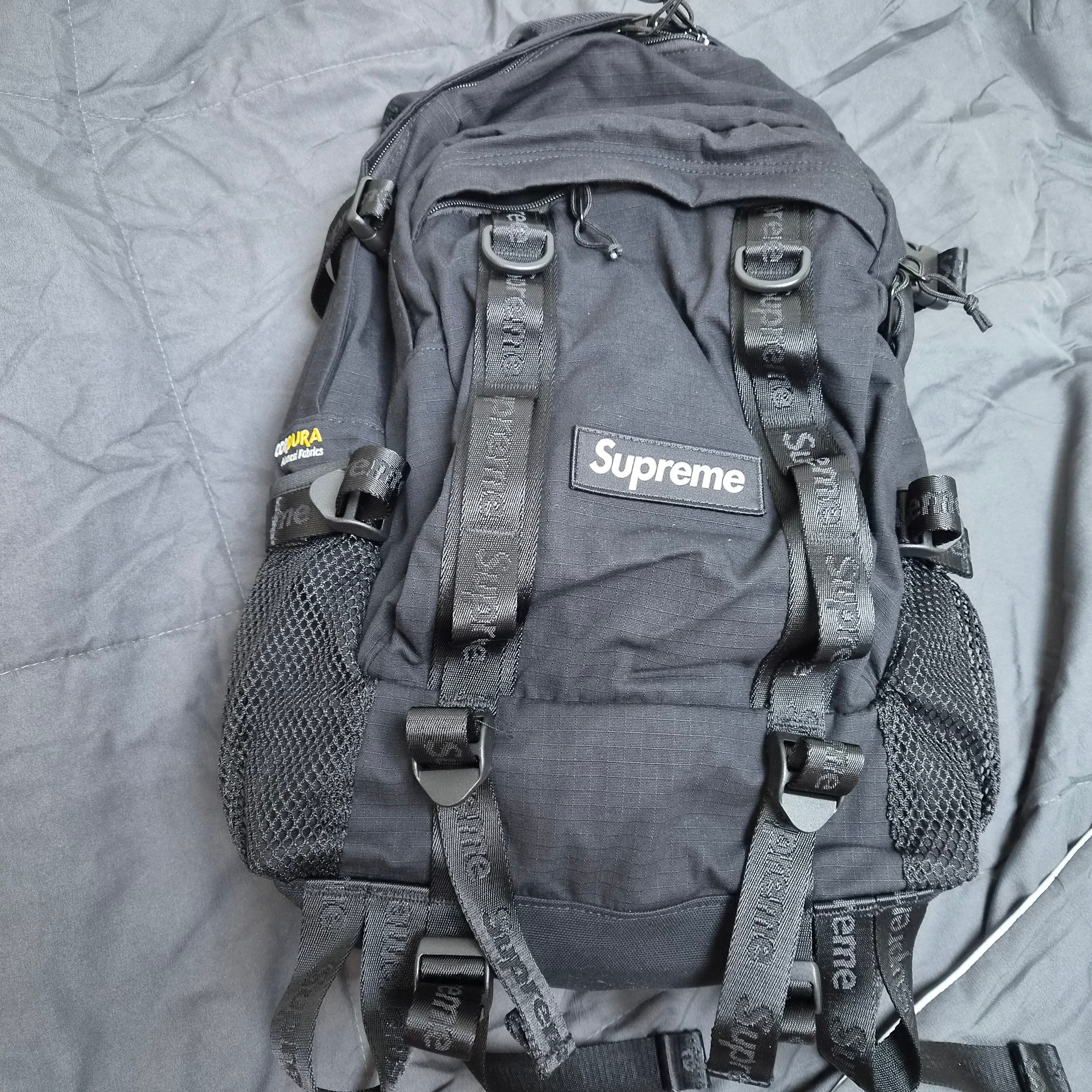 Supreme Backpack Black - 26SS 착용 스타일