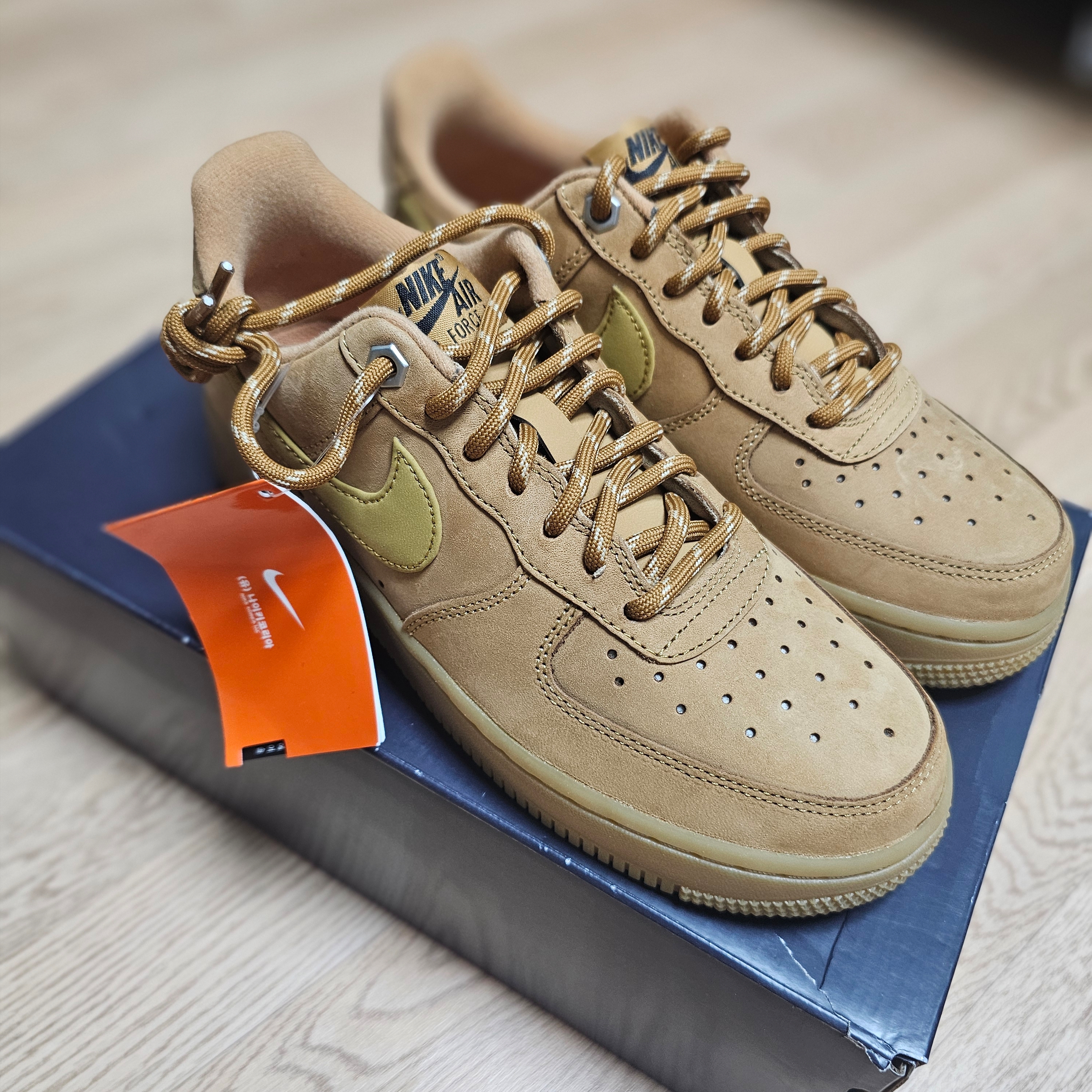 Nike Air Force 1 '07 WB Flax 착용 스타일 - 1