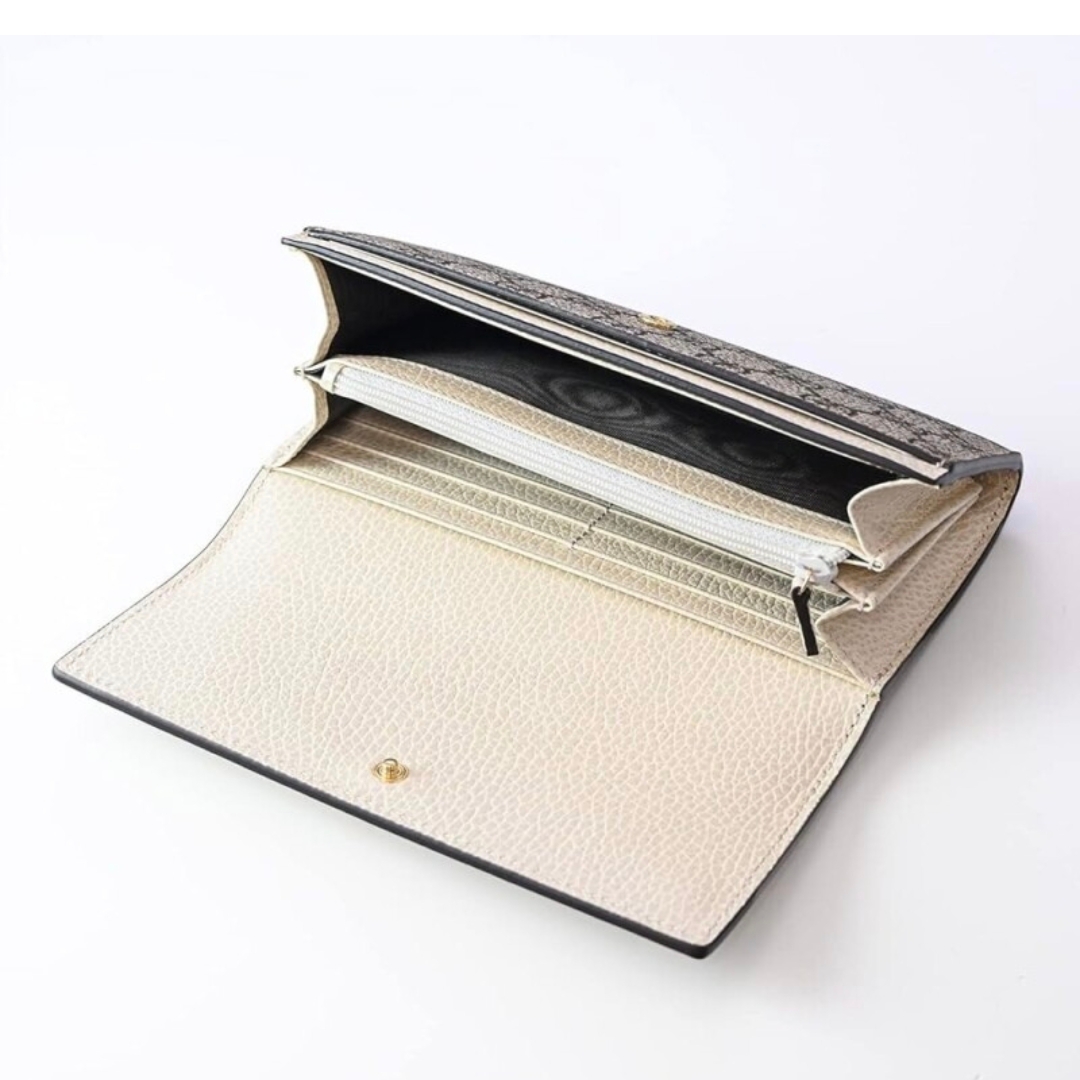 Gucci GG Marmont Continental Wallet White Beige 착용 스타일 - 2