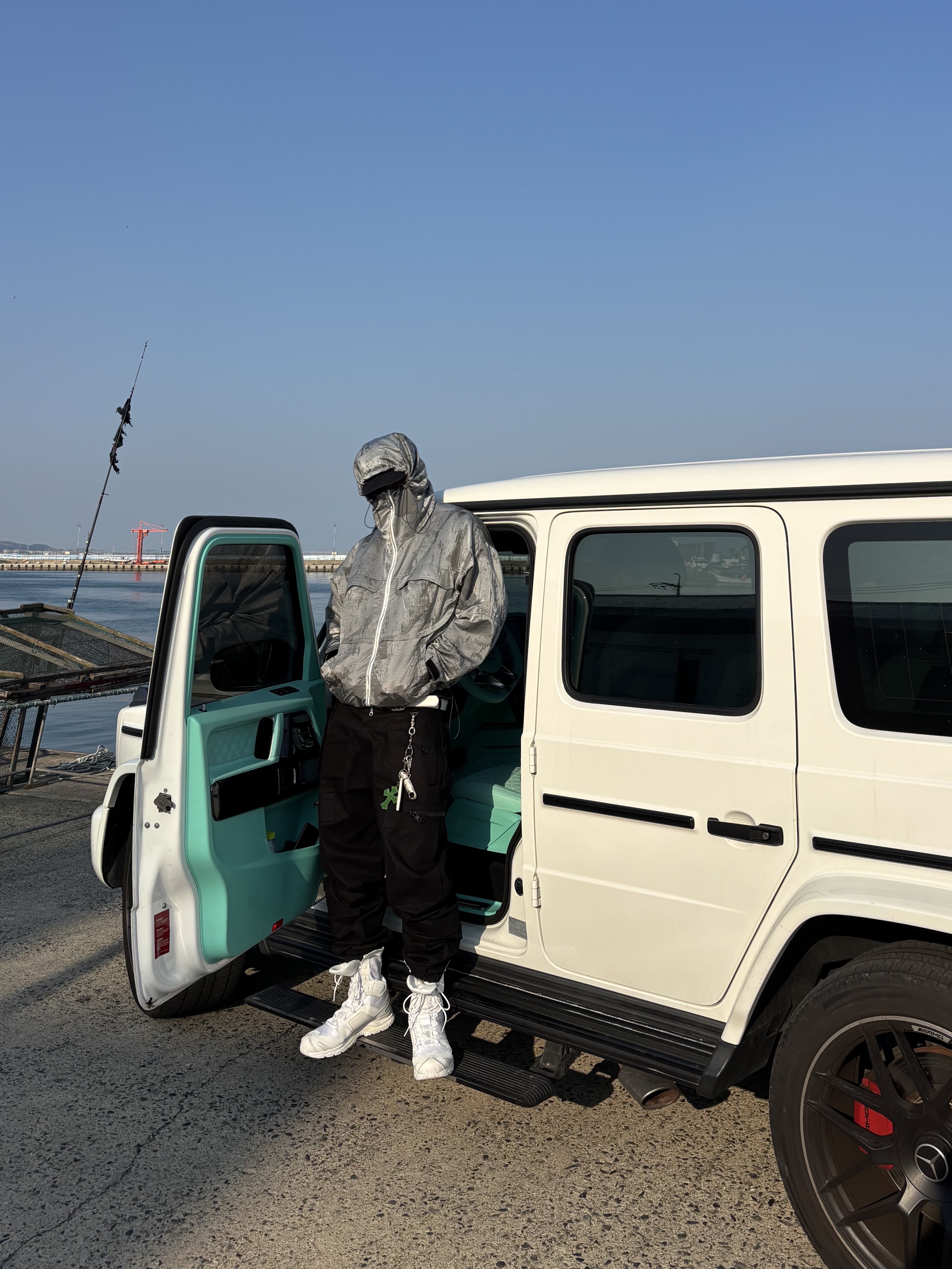 Salomon x Rier XA Jungle White, Wapworks Arctic Suspender Pants Black 착용 스타일 - 3