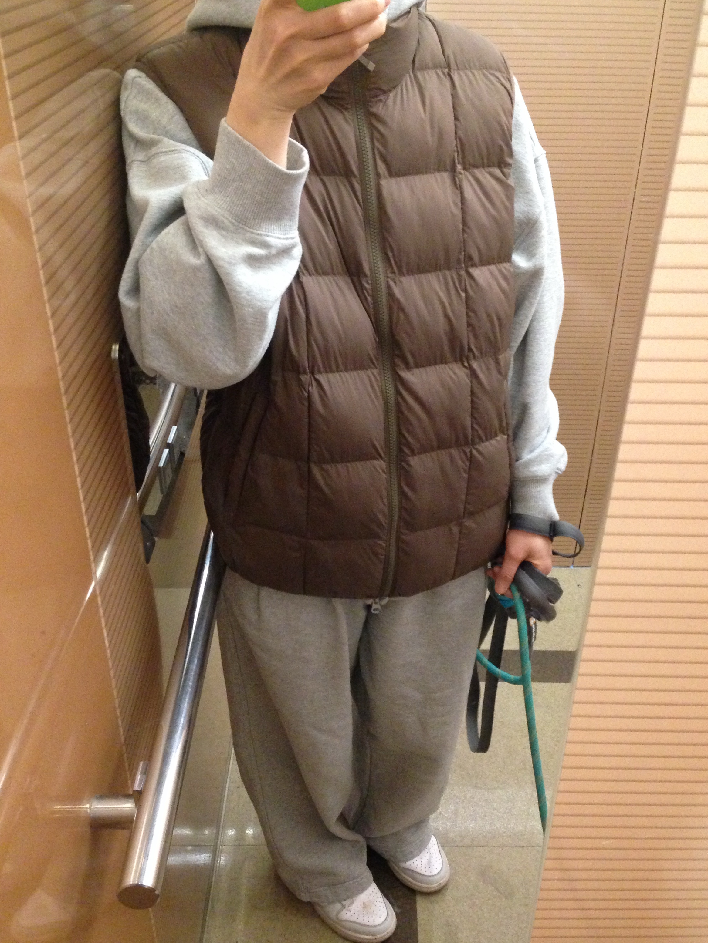 Zara x Champion Relaxed Fit Pleated Pants Gray Marl, (W) Nike Dunk Low Photon Dust 착용 스타일 - 2