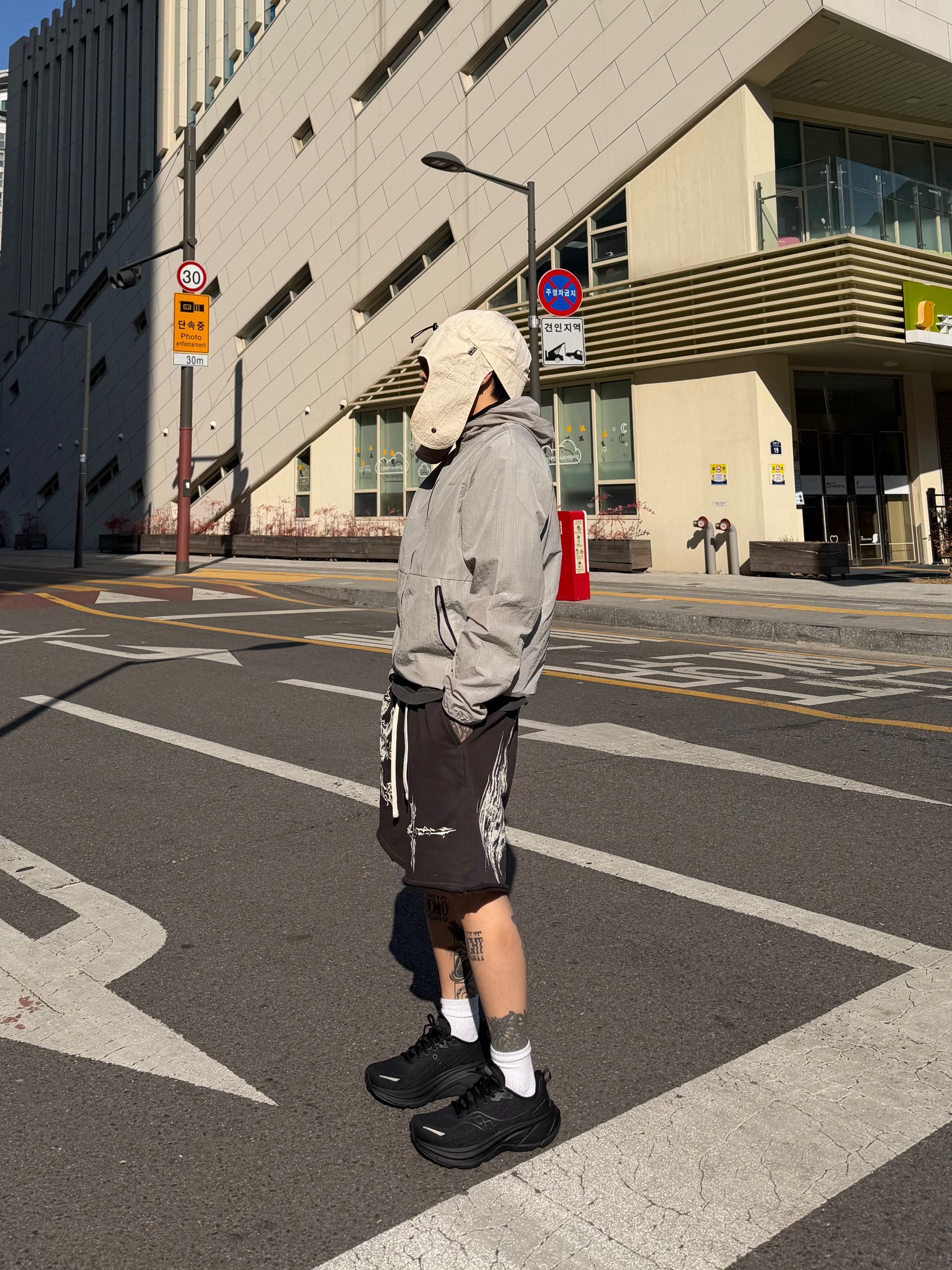 Saucony Guide 18 Wide Triple Black 착용 스타일 - 4