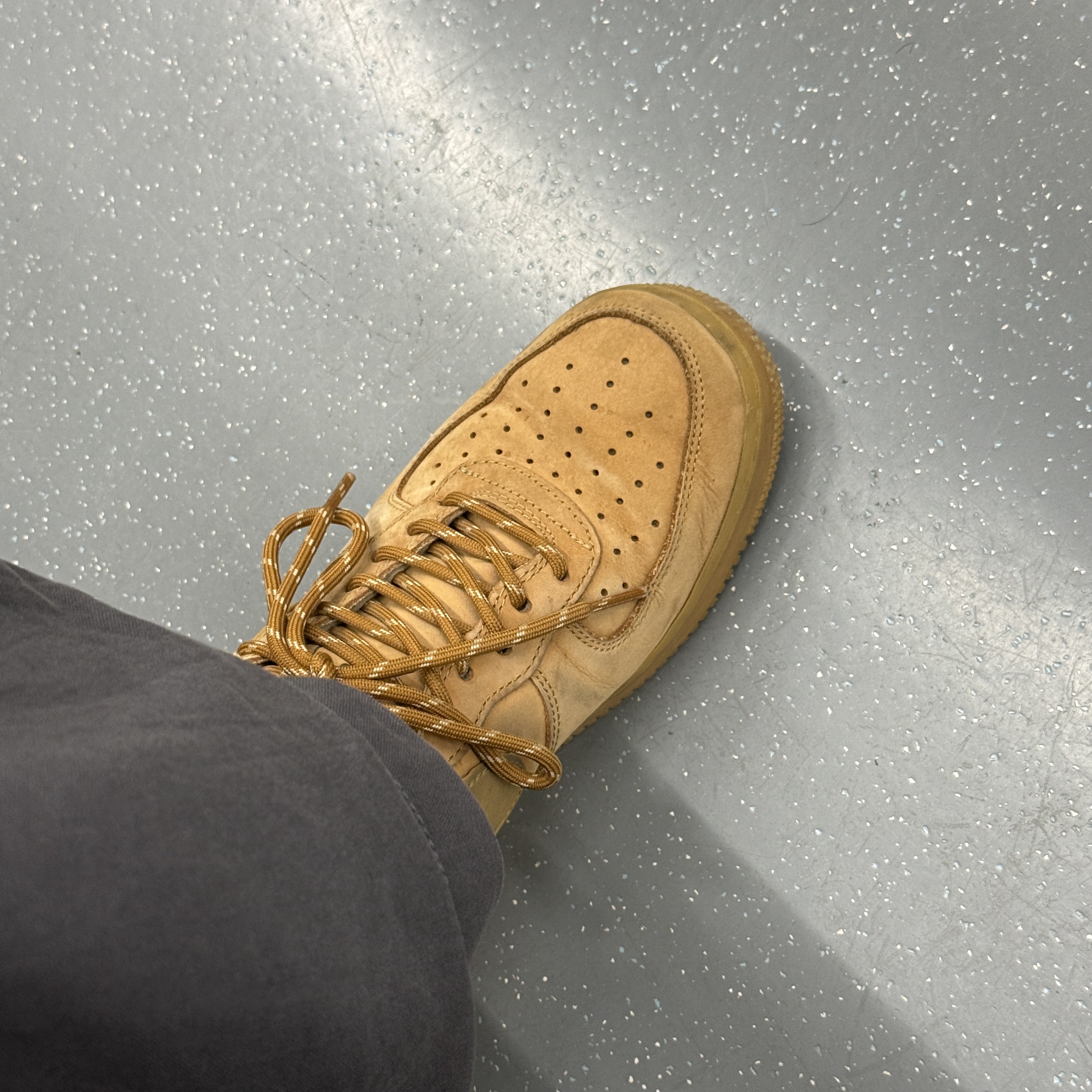 Nike Air Force 1 '07 WB Flax 착용 스타일