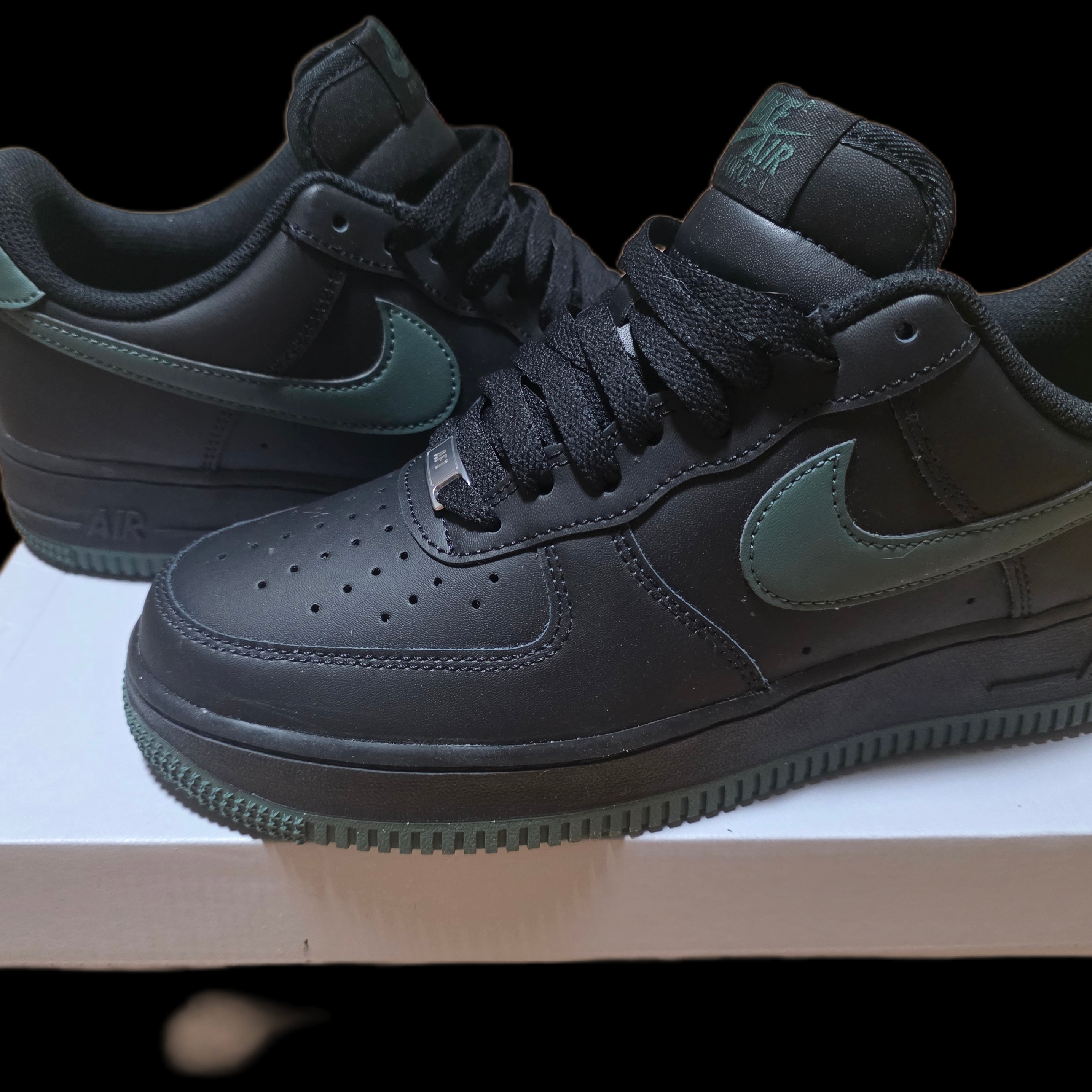 Nike Air Force 1 '07 Black Vintage Green 착용 스타일