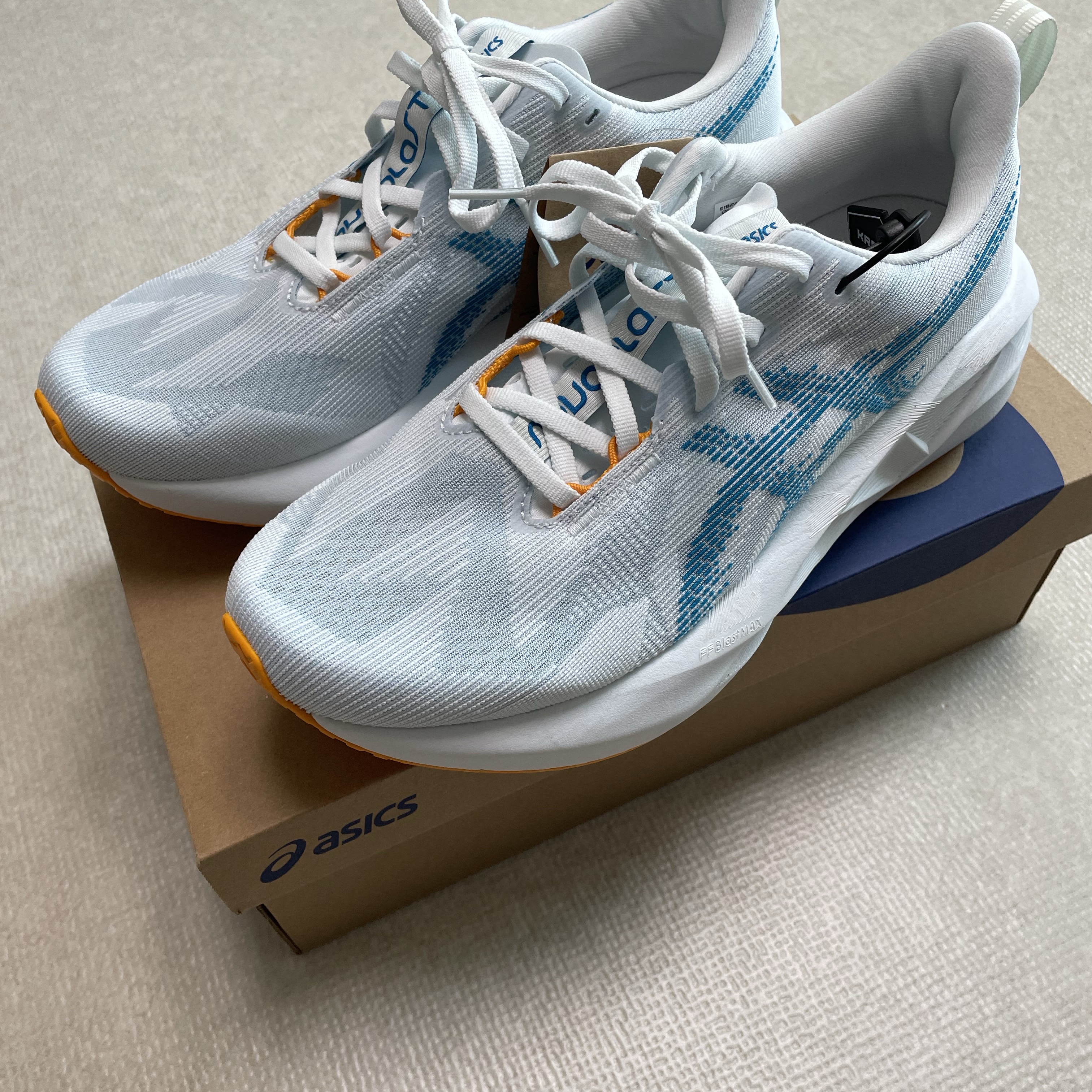 Asics Novablast 5 Arctic Blue Aegean Blue 착용 스타일