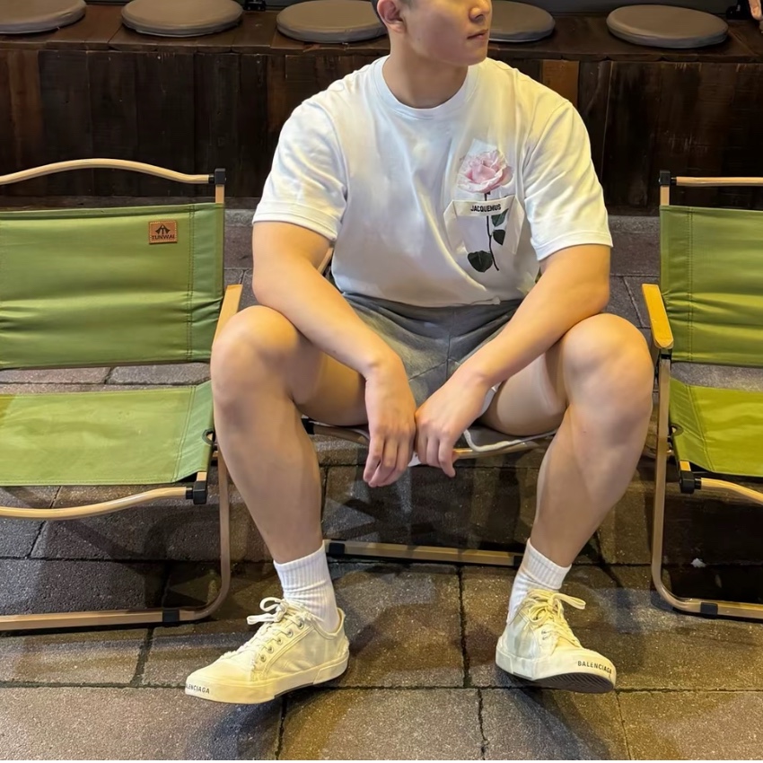 Balenciaga Paris Low Top Sneakers White 착용 스타일