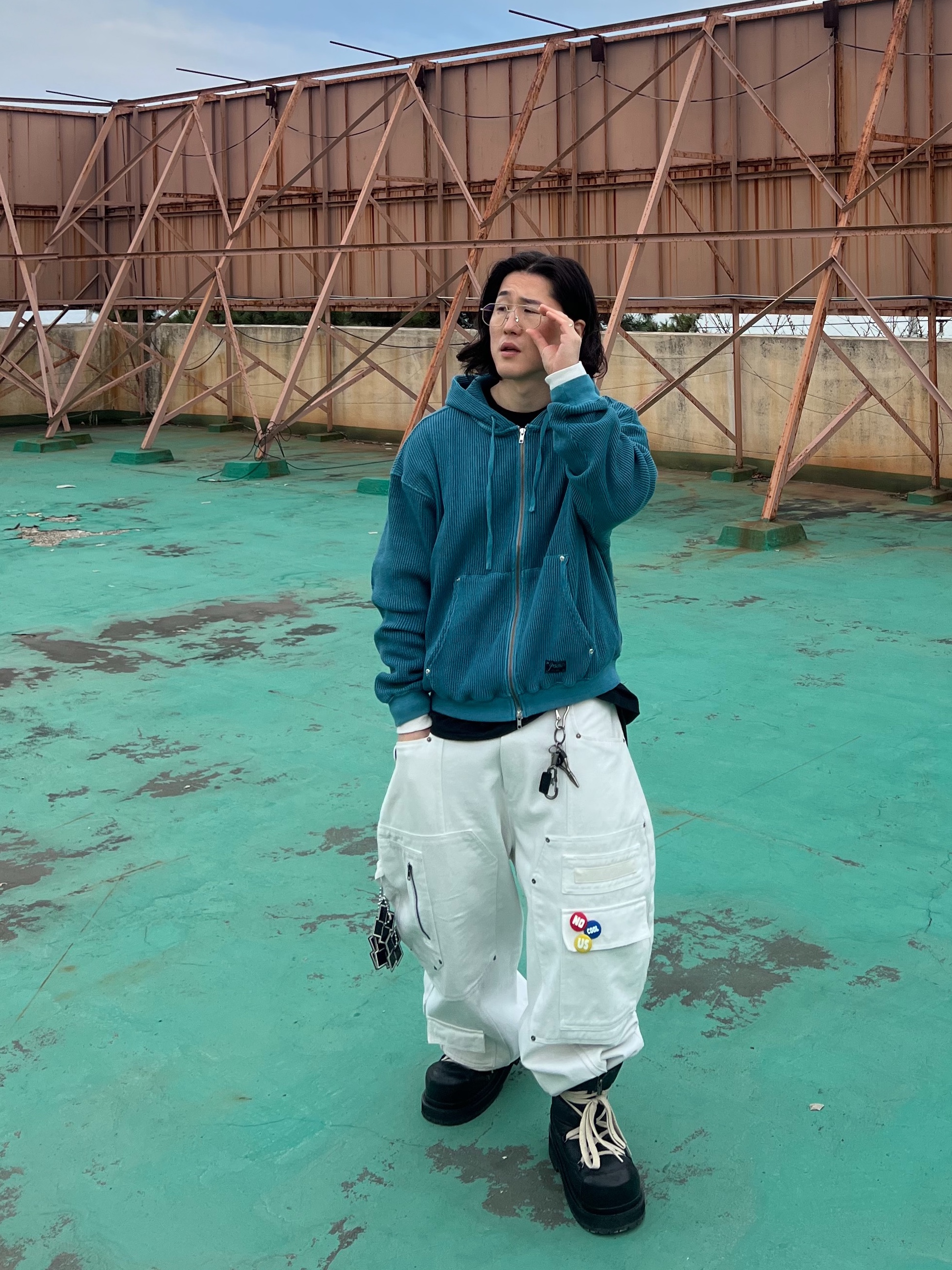 INSANE GARAGE Washed Waffle Hoodie_Teal, Undermycar MU.128 Original Logo Cracked Leather Belt Silver / Black 착용 스타일 - 5