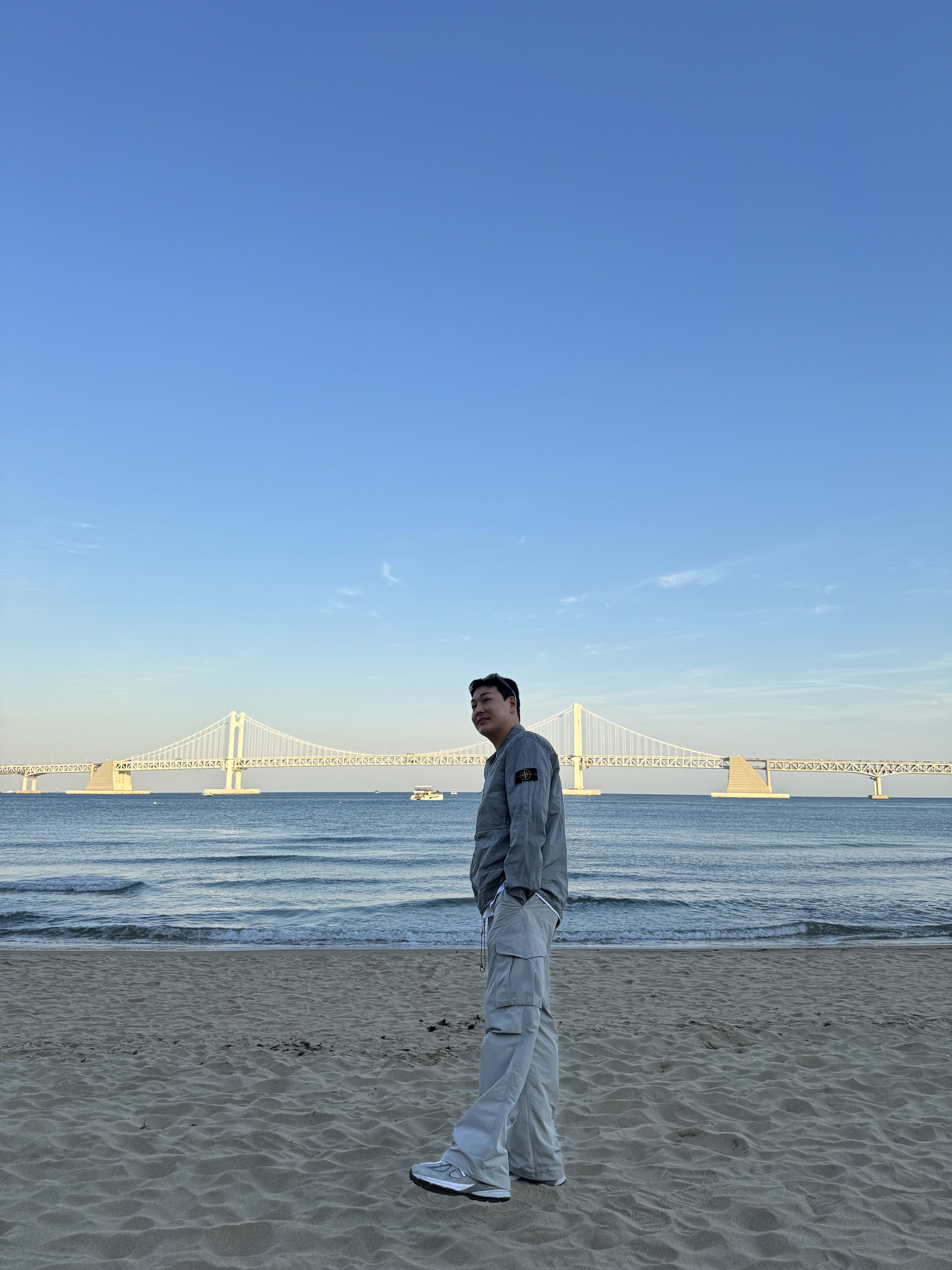 Stone Island 1200005 Nylon Metal in Econyl Overshirt with Pocket and Two-Way Zipper Pearl Grey - 25SS 착용 스타일 - 6