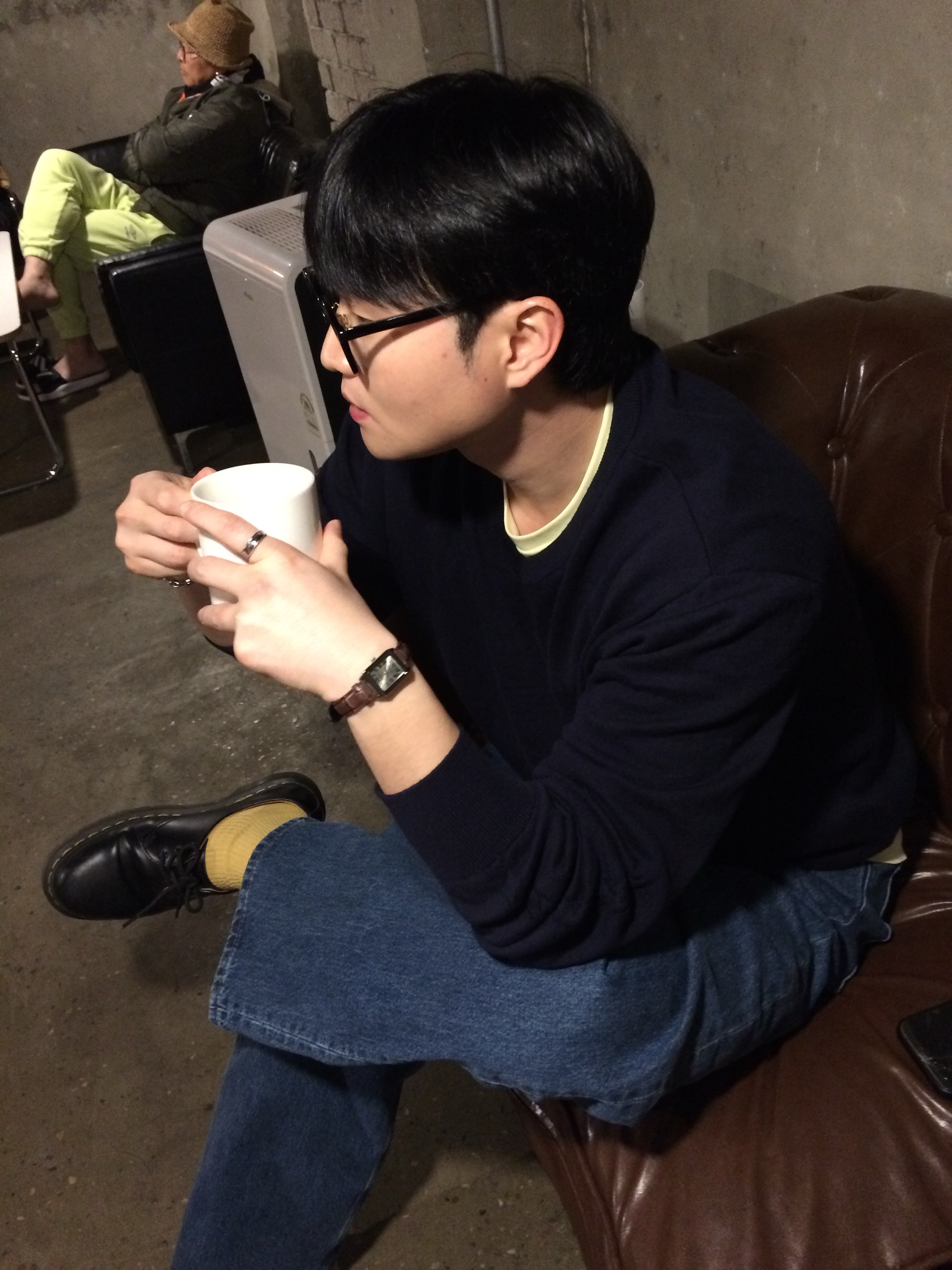 Casio LTP-V007L-9B, Dr. Martens 1461 Smooth Black 착용 스타일 - 1