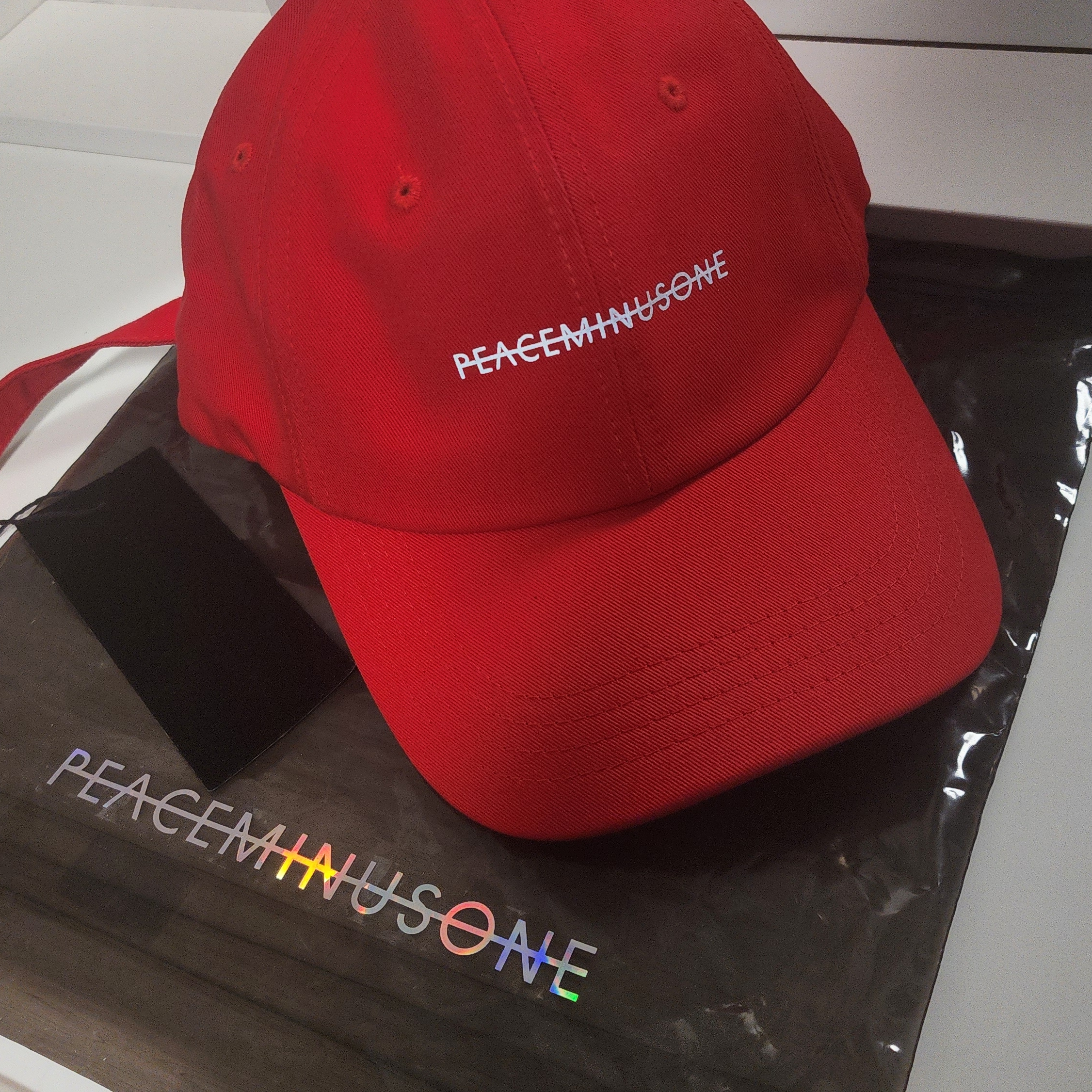 Peaceminusone PMO Cotton Cap #4 Red 착용 스타일 - 2