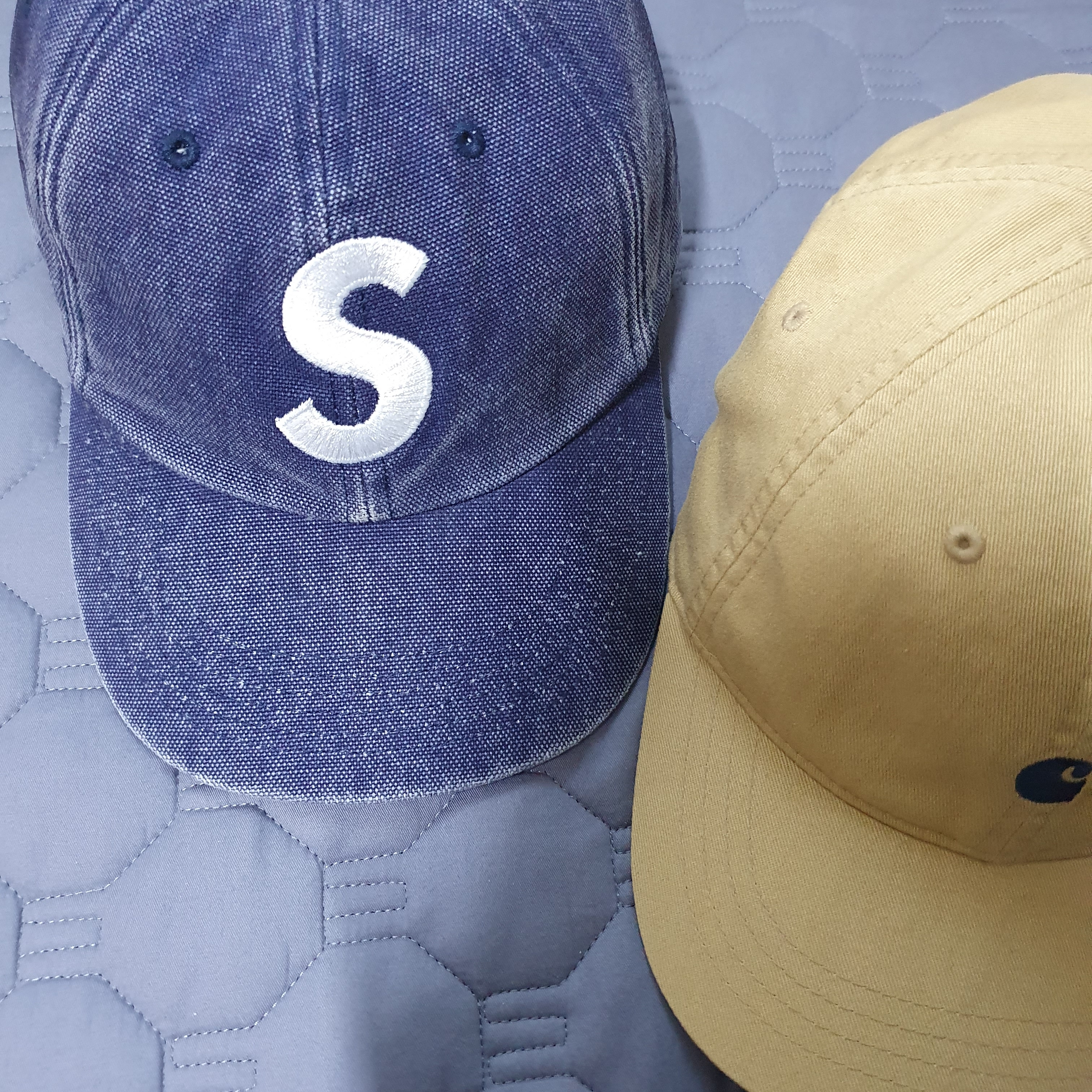 Supreme Pigment S Logo 6-Panel Navy - 24FW 착용 스타일