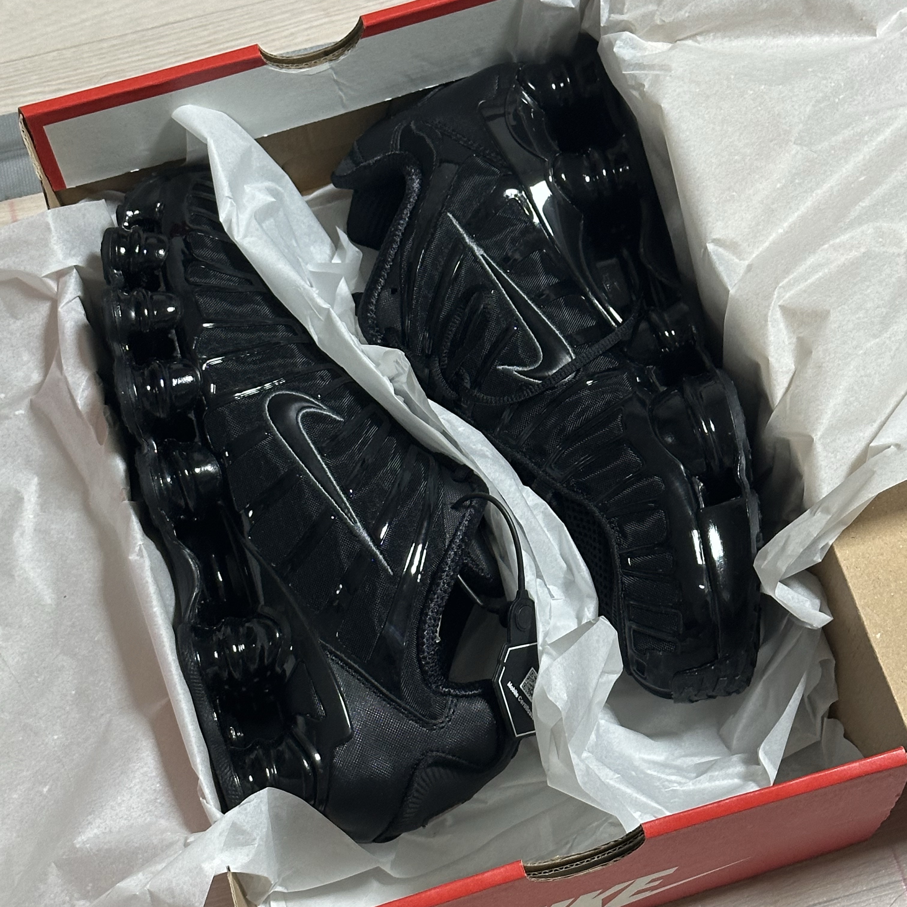 Nike Shox TL Black Metallic Hematite 착용 스타일
