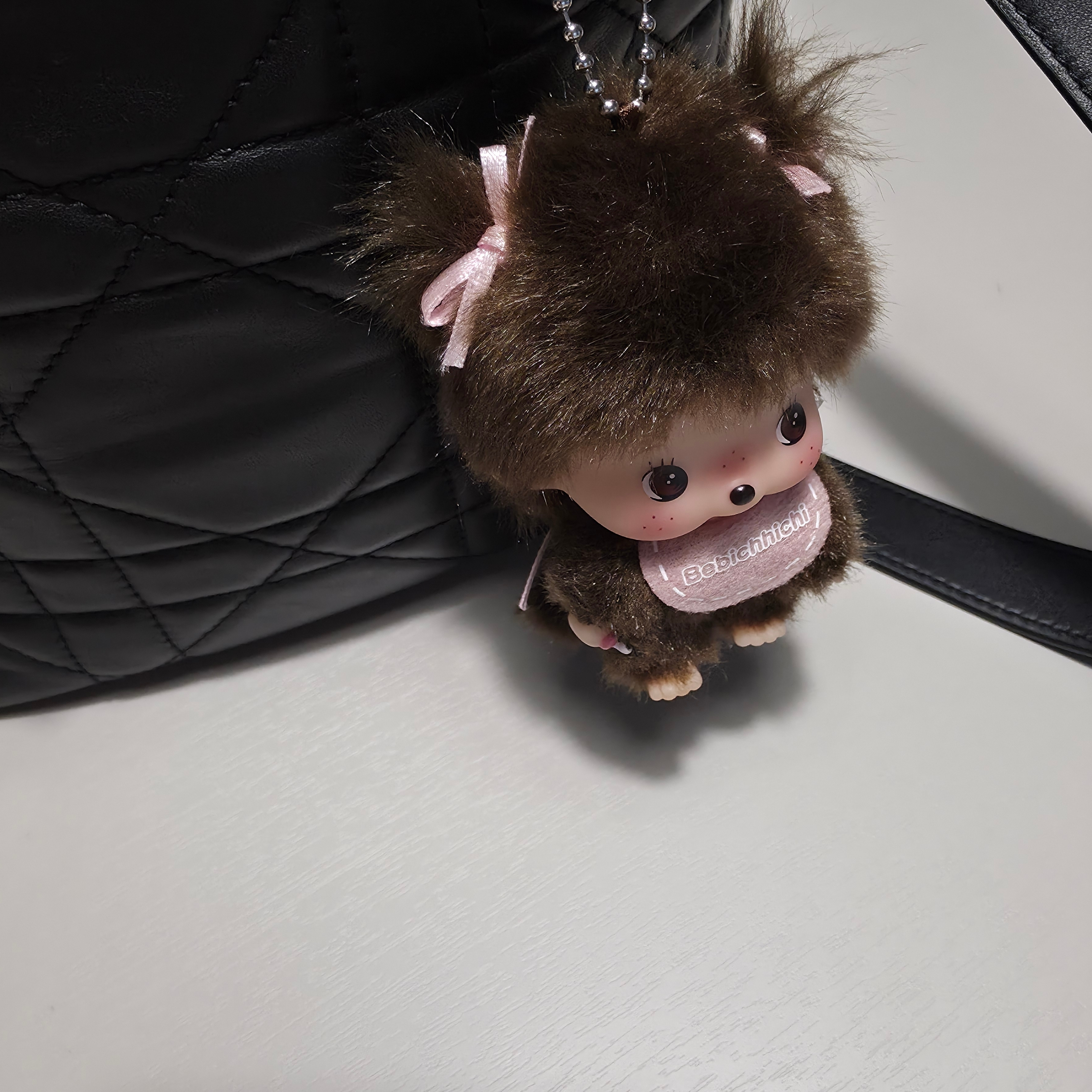 Monchhichi Bebichhichi Bighead SS Girl Key Chain Pink 착용 스타일