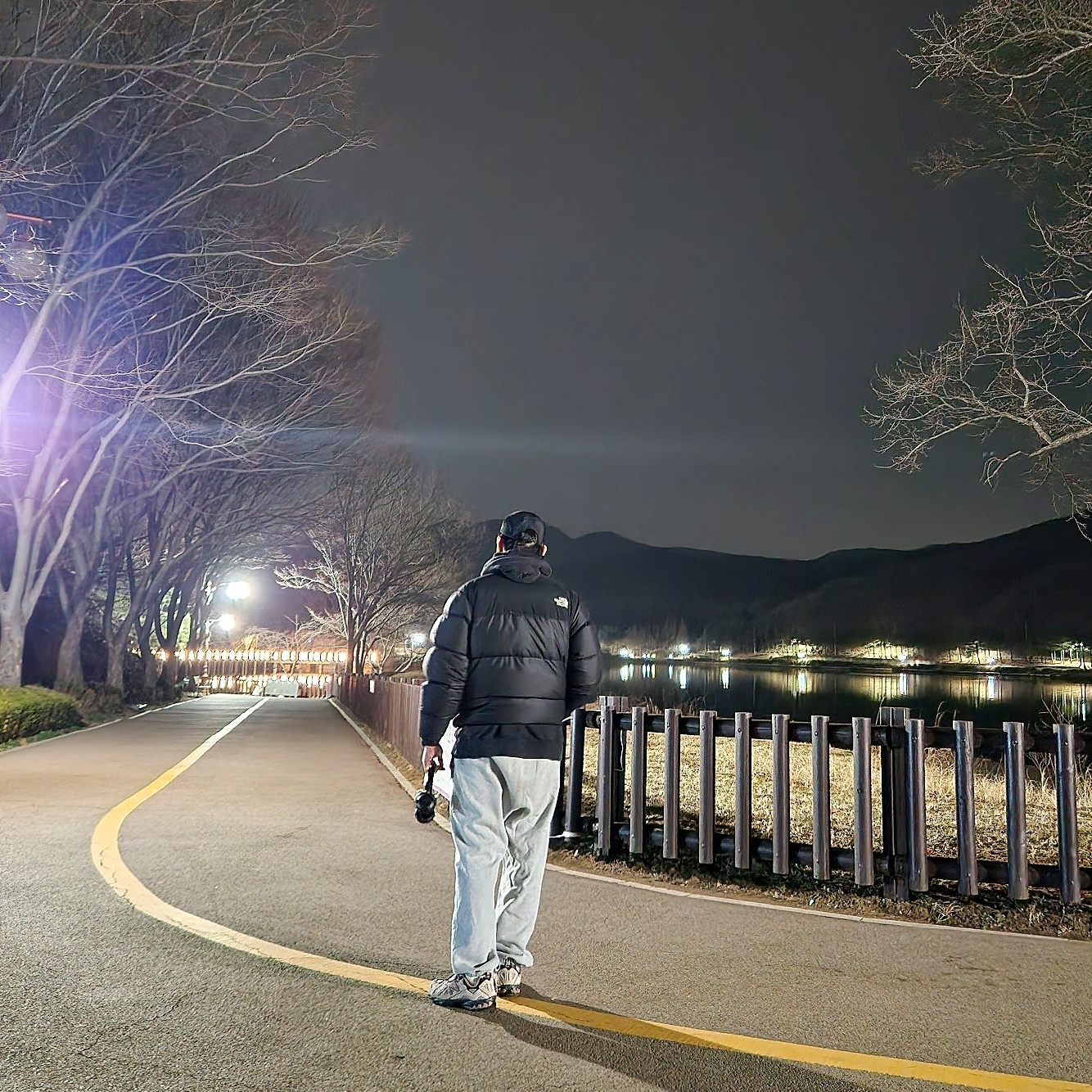 New Balance ML610 Flat Taupe Ice Wine, True Religion Classic Sweat Pants_Melange Grey 착용 스타일 - 2
