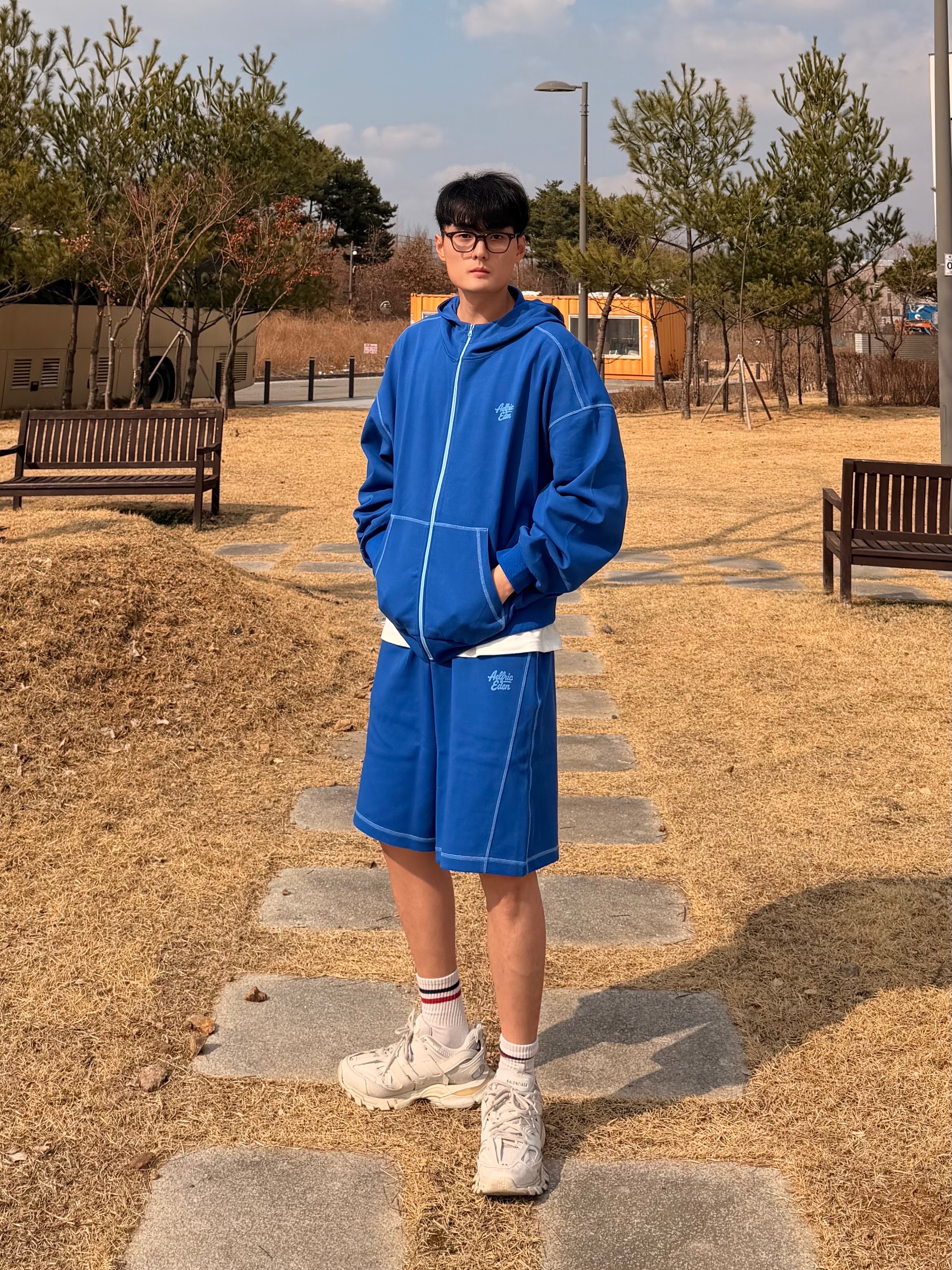 Balenciaga Track Sneakers White 착용 스타일 - 3