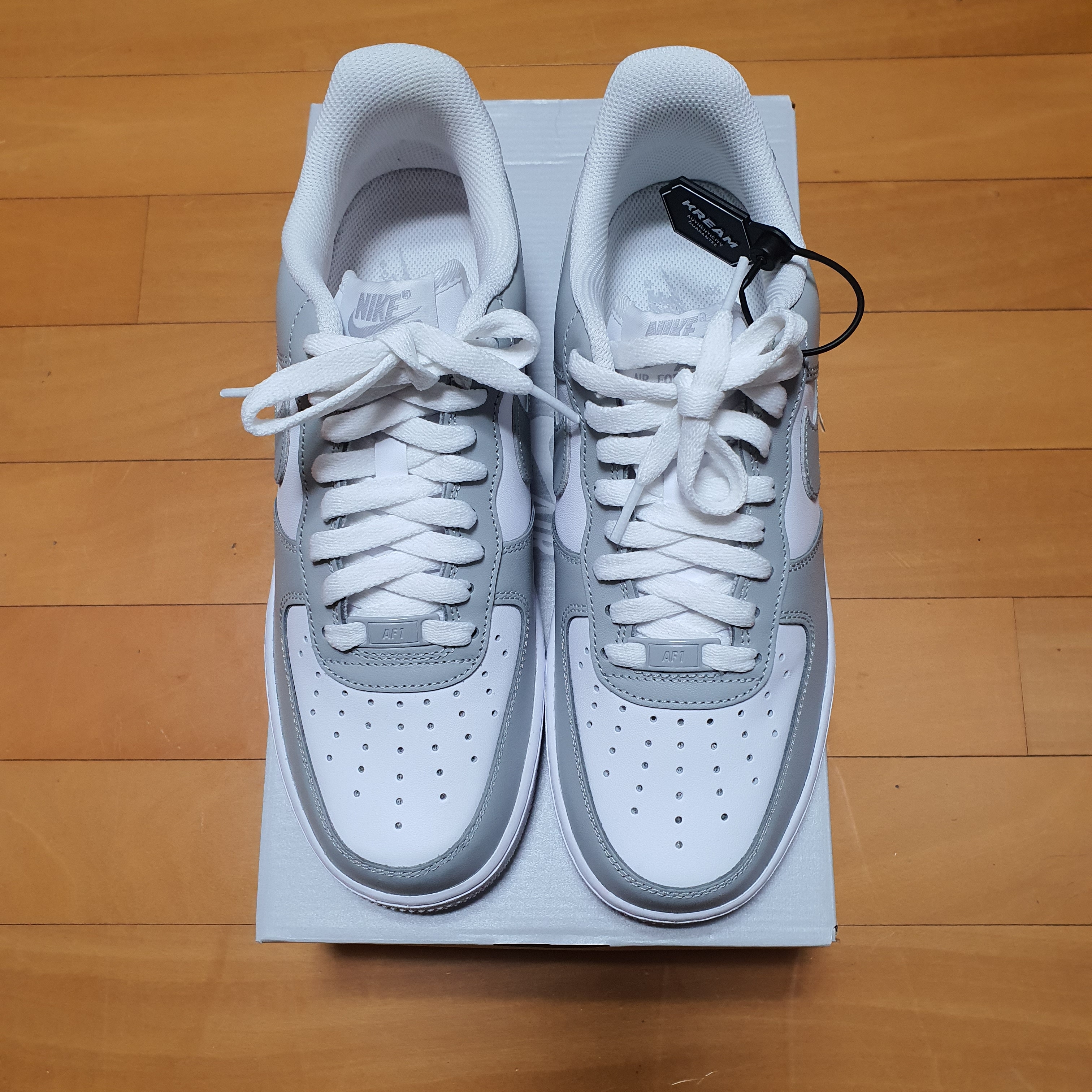 Nike Air Force 1 Low White Grey 착용 스타일
