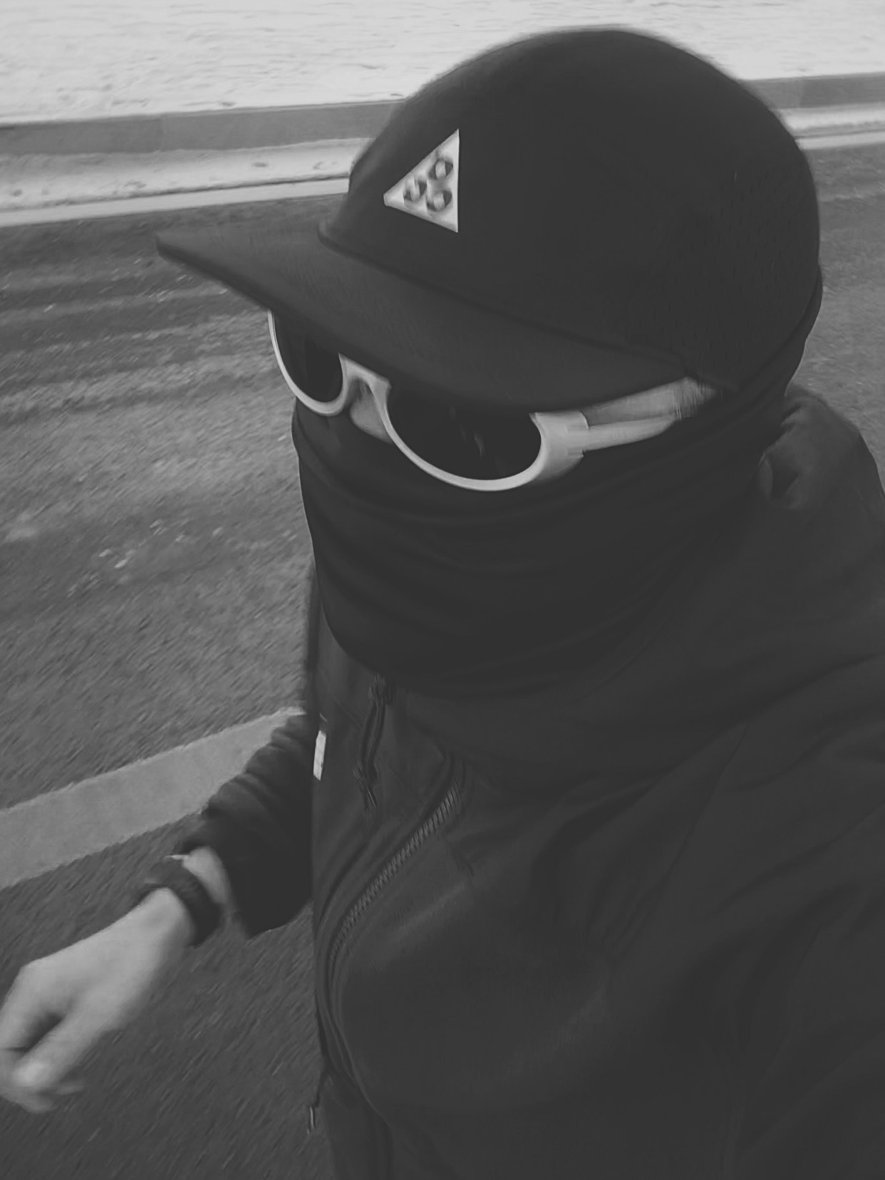 Nike ACG Wolf Tree Plus Full-Zip Hooded Mid Layer Black Summit White - US/EU, Nike ACG Lunar Ray Dri-Fit ADV Trail Running Tights Black Summit White - Asia 착용 스타일 - 2