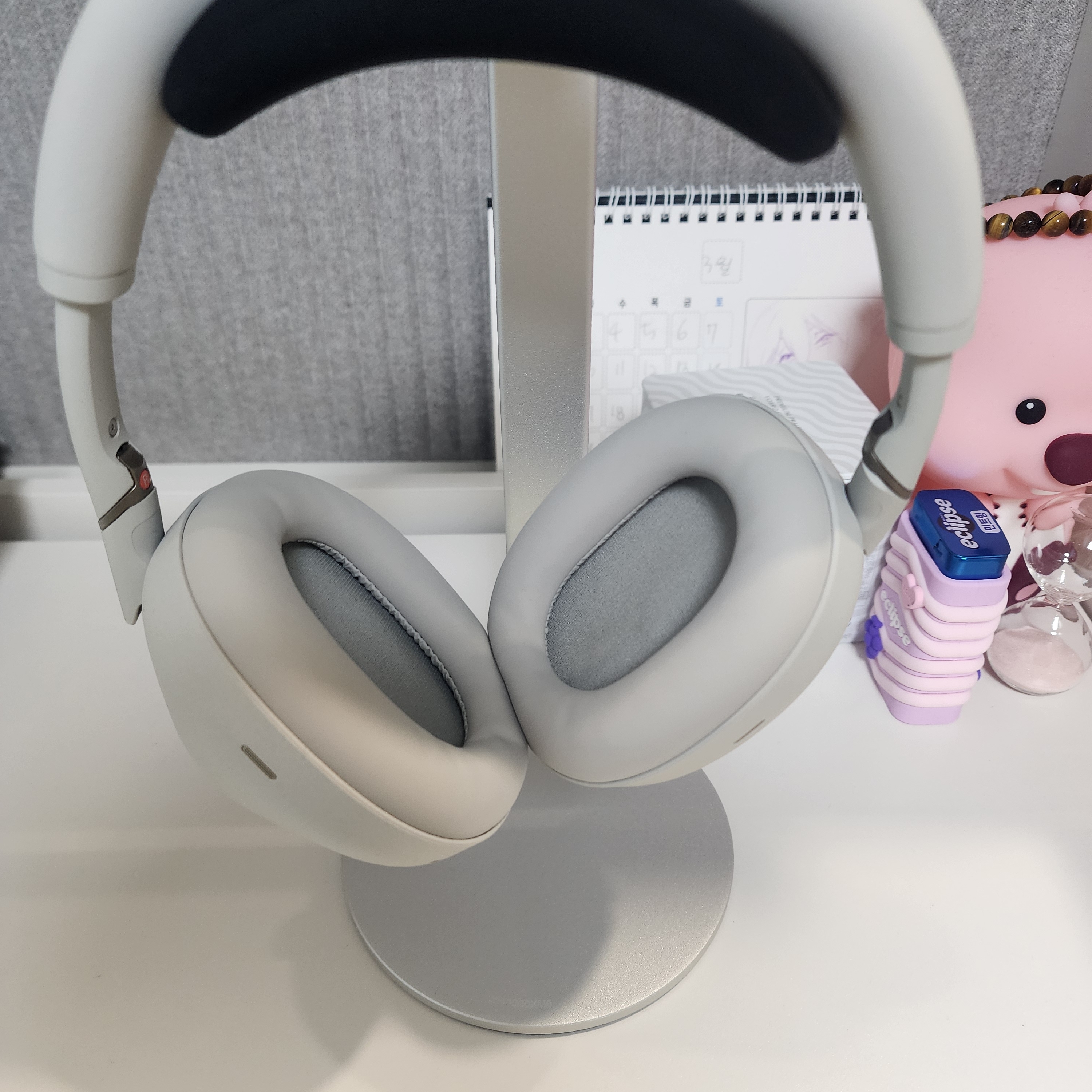 [사은품 증정] Sony WH-1000XM6 Silver (Sony Korea Ver.) 착용 스타일