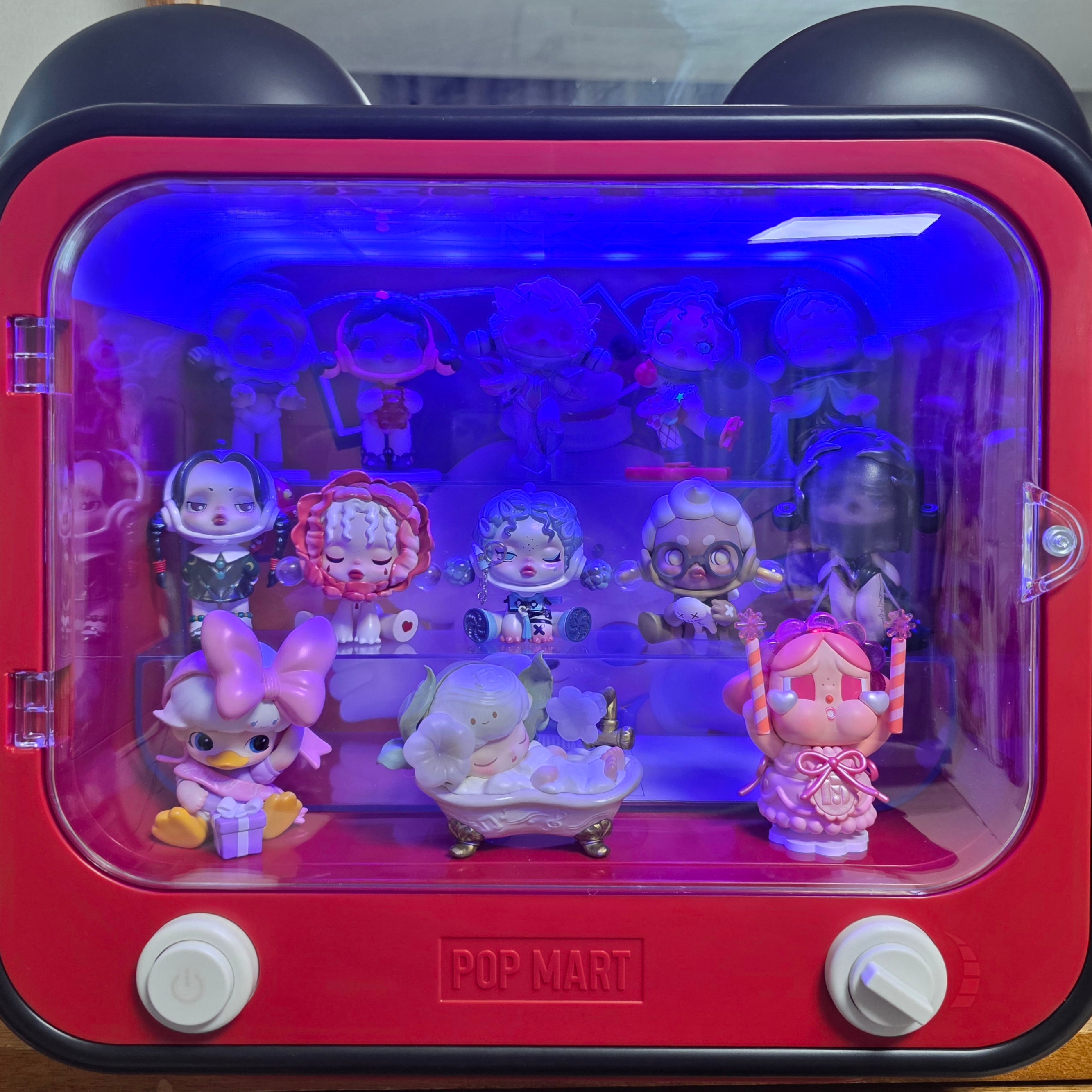 Pop Mart Dimoo World x Disney Series TV Luminous Display Container, Pop Mart Dimoo The Missing Day Series Figures Soaking In A Dream (Opened Case) 착용 스타일 - 3