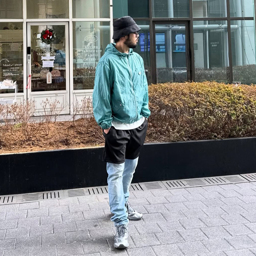 Thevinylhouse Ribstop Sheer Windbreaker Blue 착용 스타일