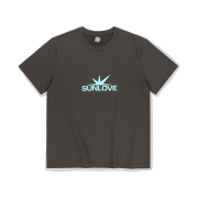 [더블적립] sunlovetour Daybreak Logo Tee Charcoal