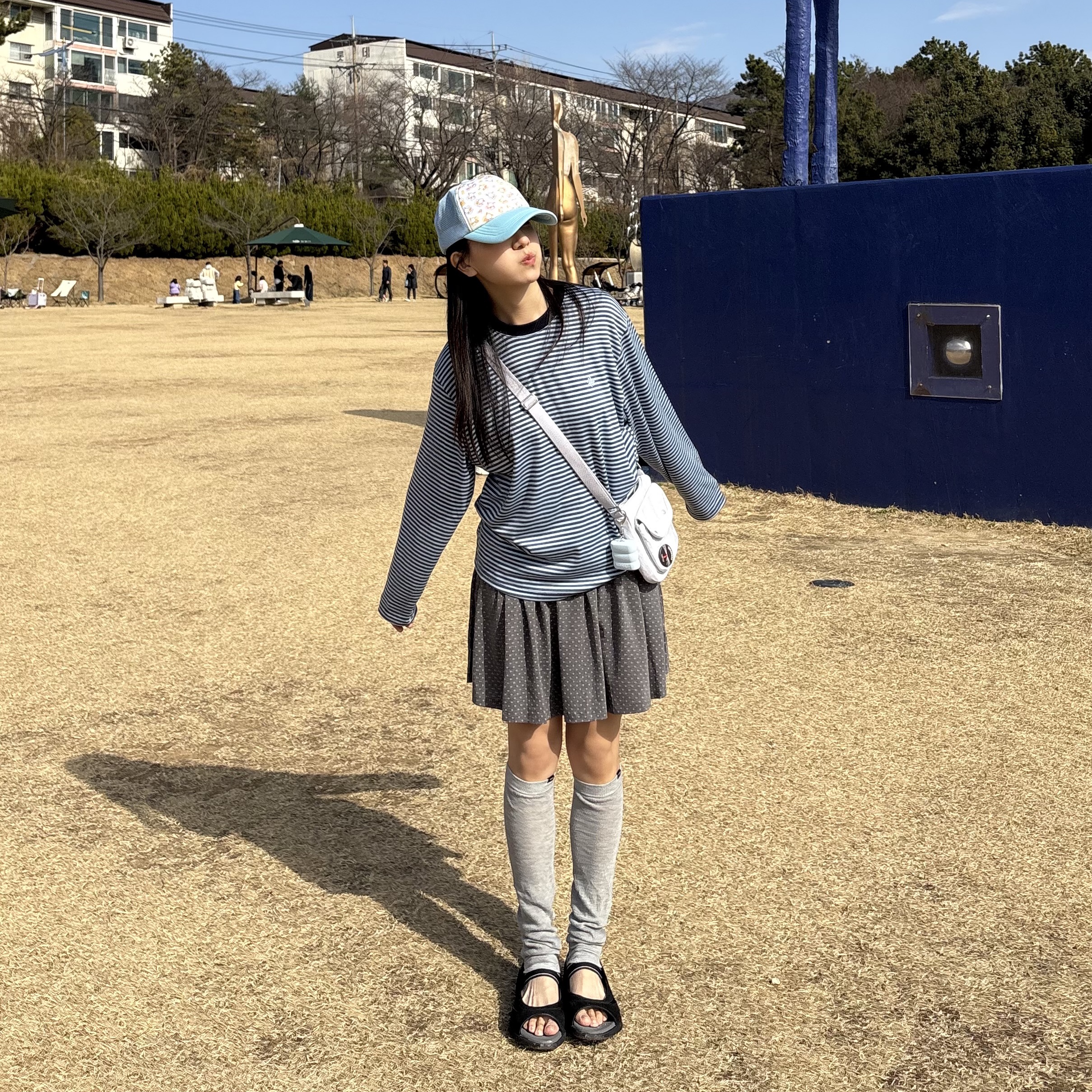 SLOW RECORD HOUSE Stripe Long Sleeve Blue 착용 스타일 - 2