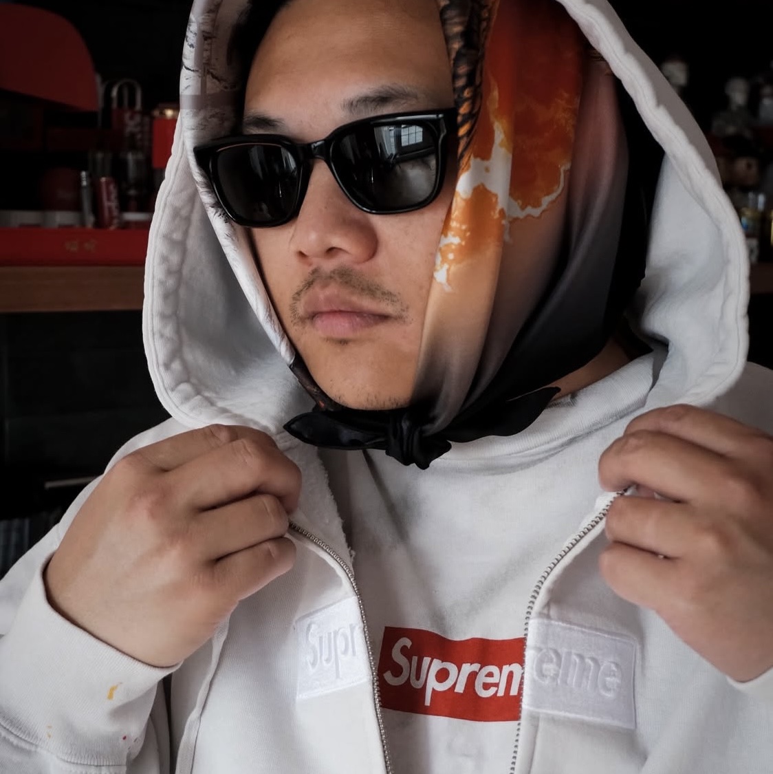 Supreme x MM6 Maison Margiela Box Logo Zip Up Hooded Sweatshirt Navy - 26SS, Supreme x MM6 Maison Margiela Box Logo Zip Up Hooded Sweatshirt Black - 26SS 착용 스타일 - 1