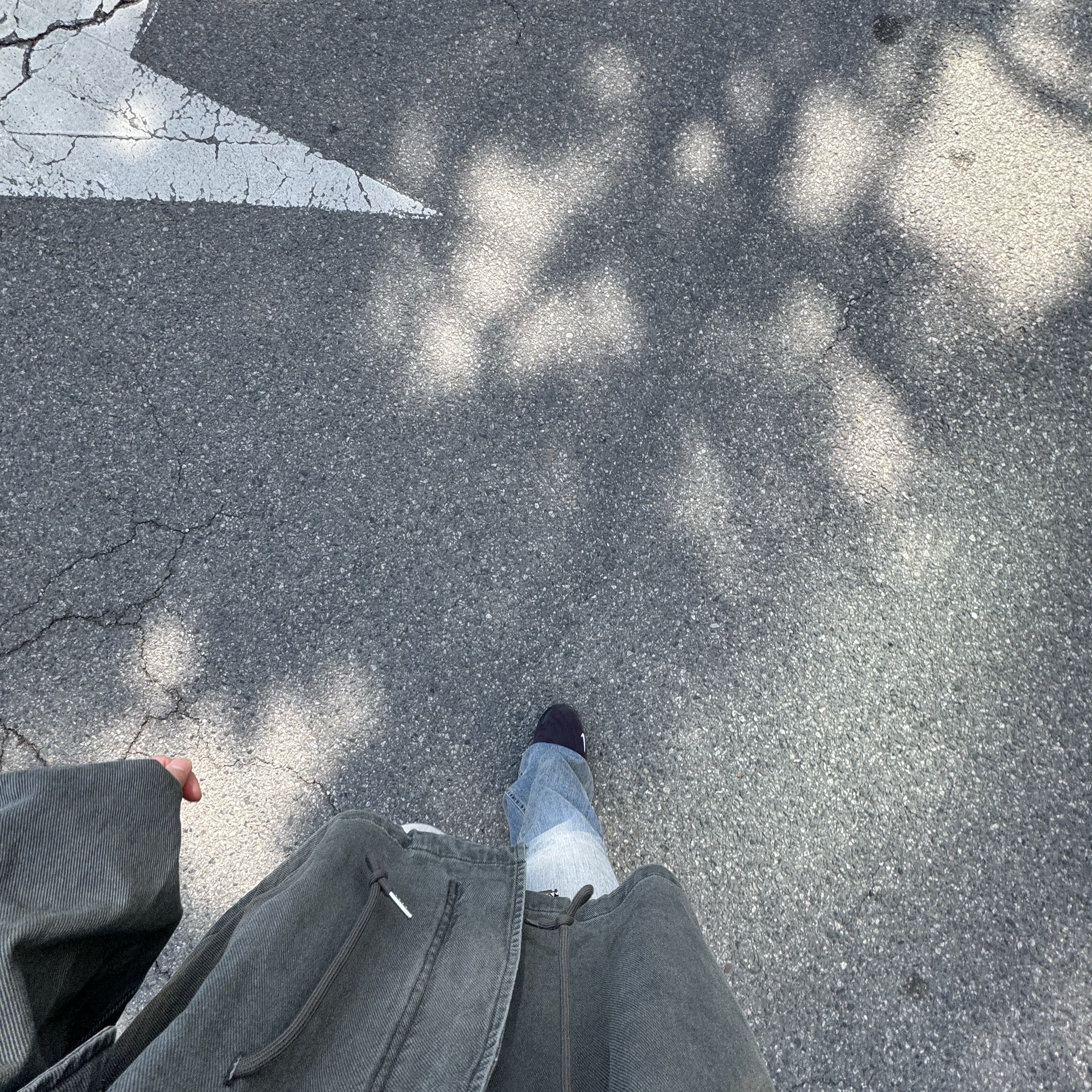 (W) Nike Astra Ultra Port Wine and Black 착용 스타일 - 2