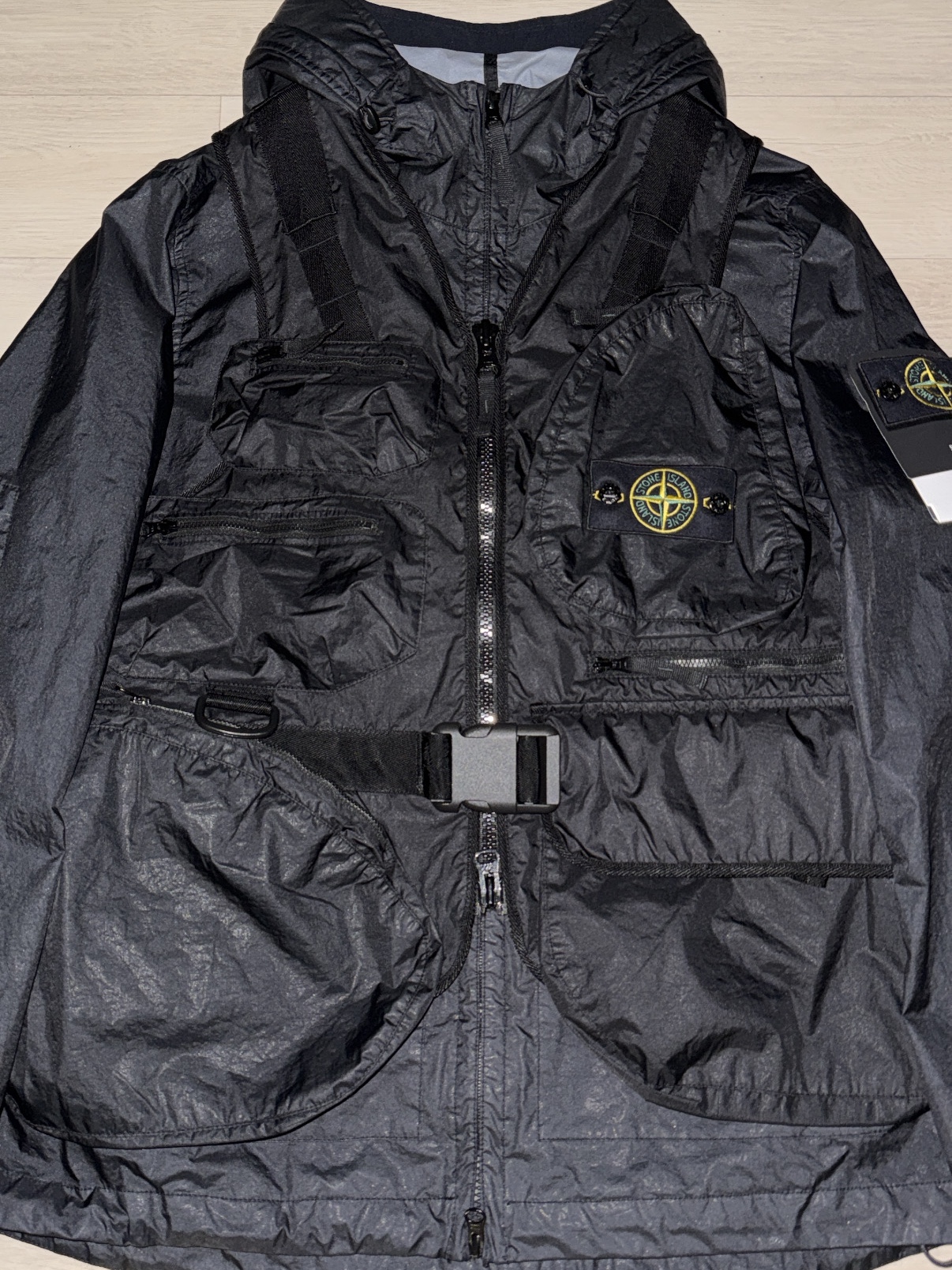 Stone Island 41123 Membrana 3L TC Hooded Jacket Black - 24SS, Stone Island G100006 Membrana 3L TC Breathable Water Resistant Utility Vest with Polyester Base Black - 25SS 착용 스타일 - 1