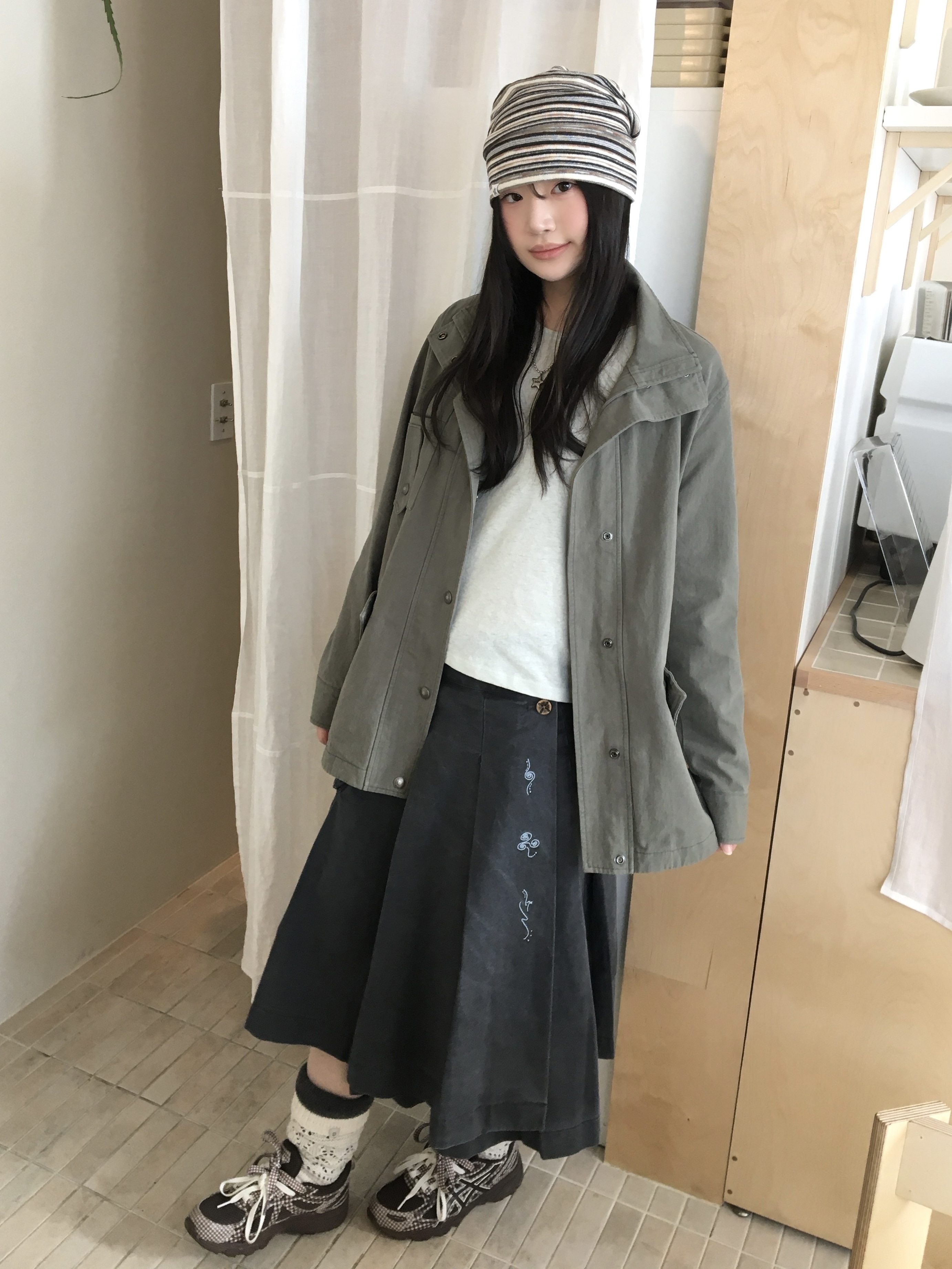 Asics x Story mfg. Gel-Venture 6 Reddish Brown 착용 스타일