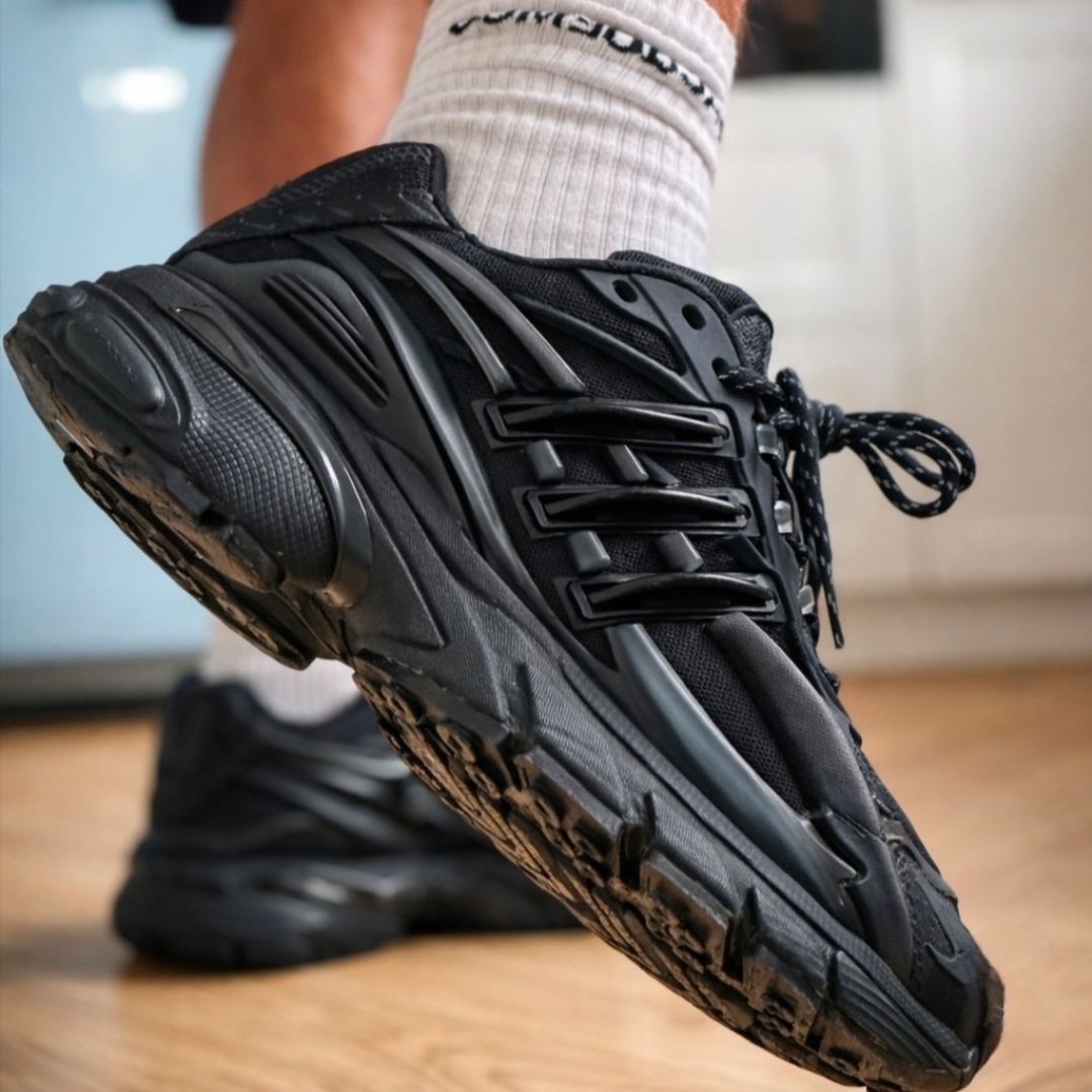 Adidas x Pharrell Williams Virginia Adistar Jellyfish Triple Black 착용 스타일 - 8