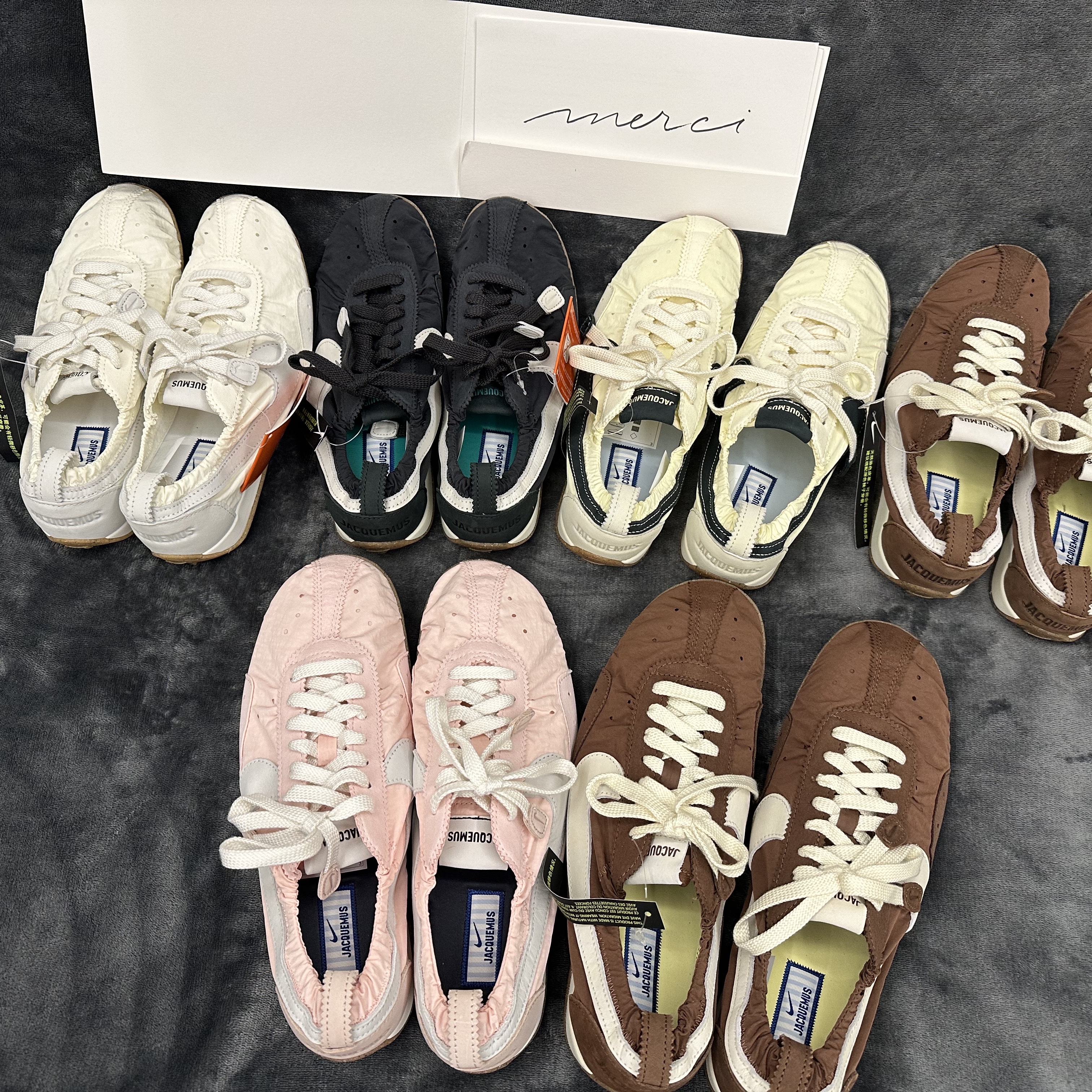 Nike x Jacquemus Moon Shoe SP Fauna Brown Cashmere, Nike x Jacquemus Moon Shoe SP Off Noir Cashmere 착용 스타일 - 2