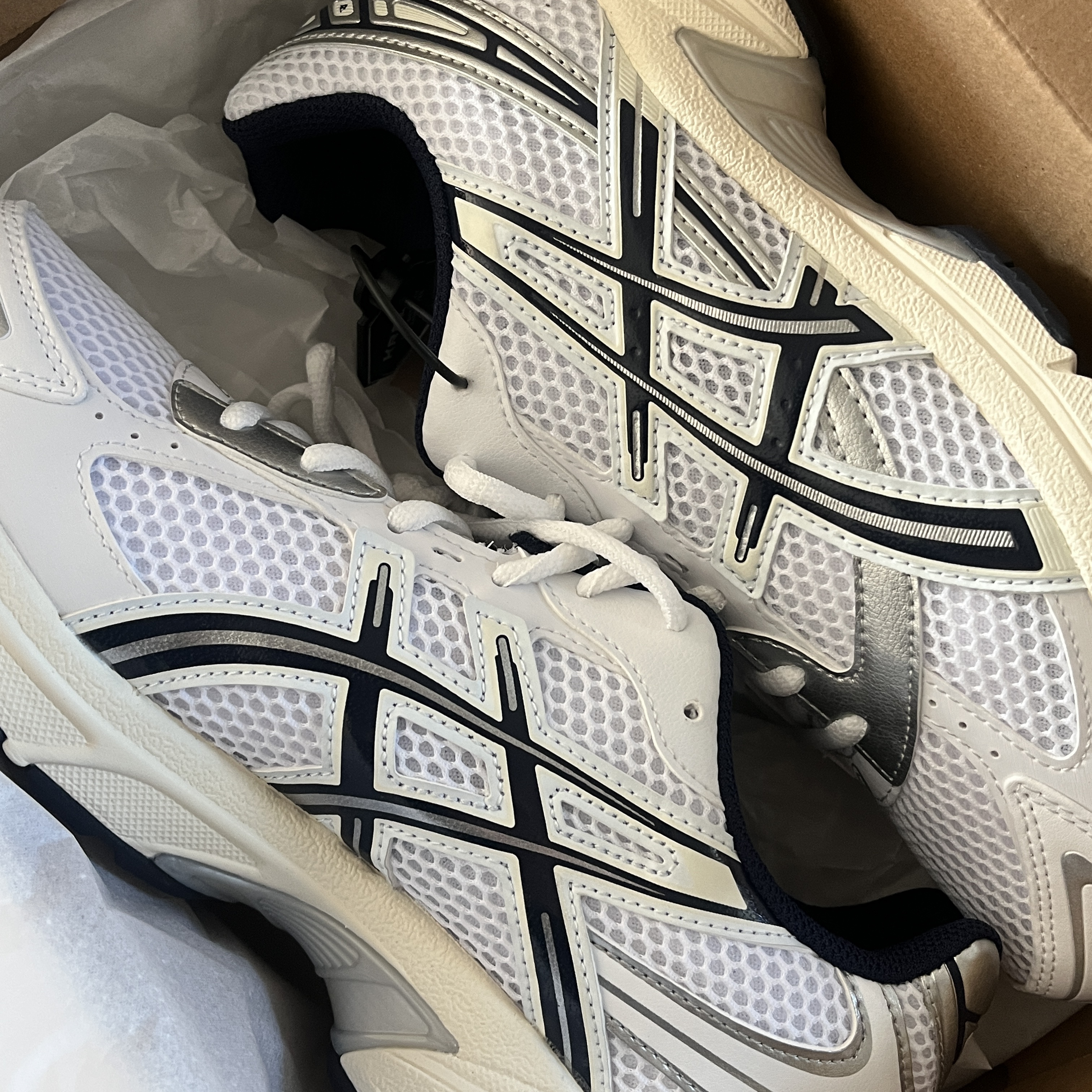 (W) Asics Gel-1130 White Midnight 착용 스타일