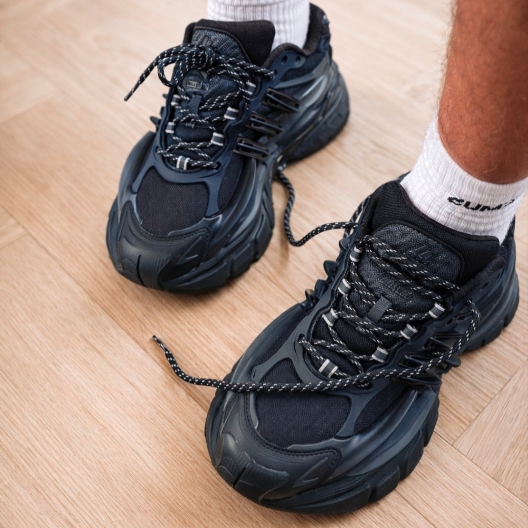 Adidas x Pharrell Williams Virginia Adistar Jellyfish Triple Black 착용 스타일 - 9