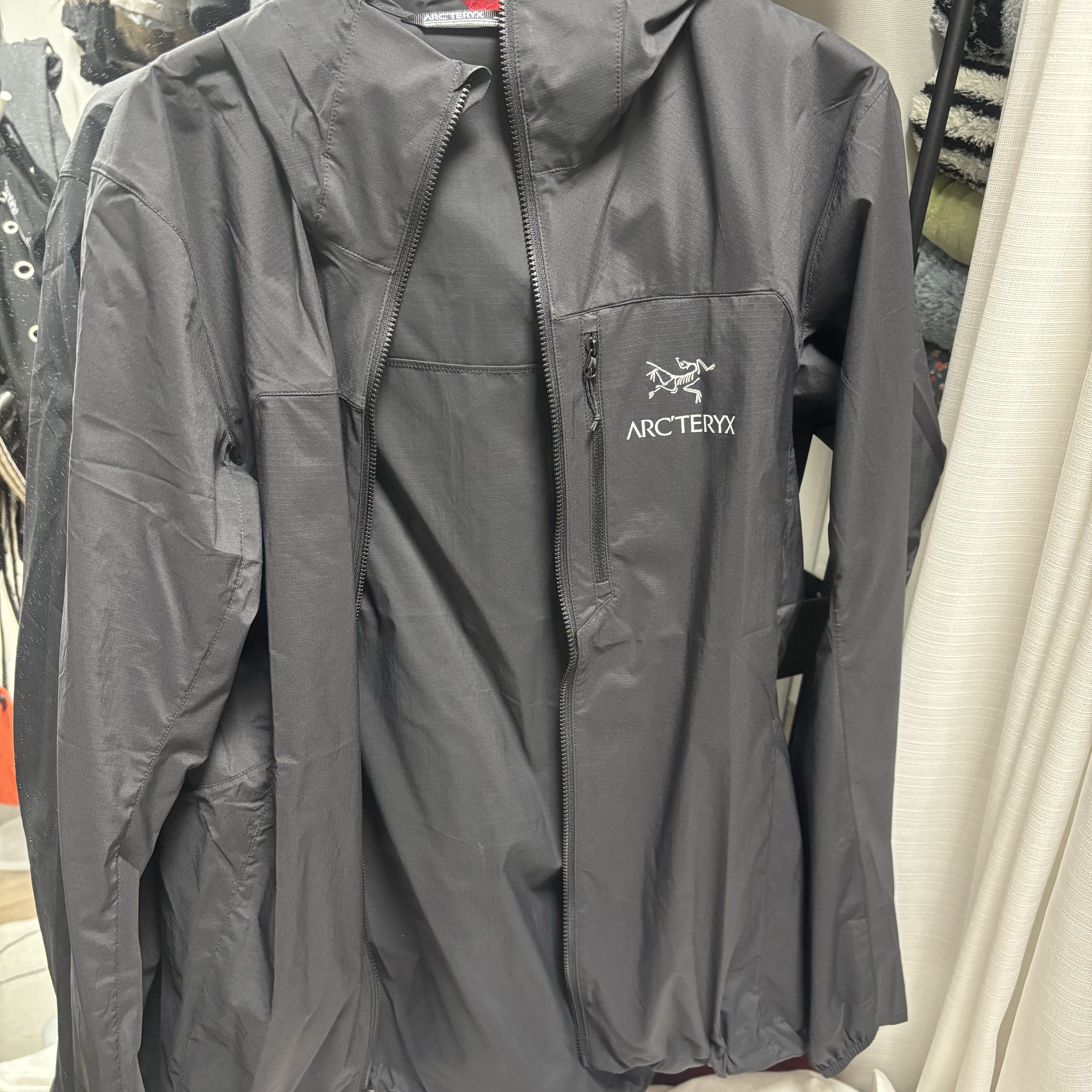 Arc'teryx Squamish Hoody Black 착용 스타일