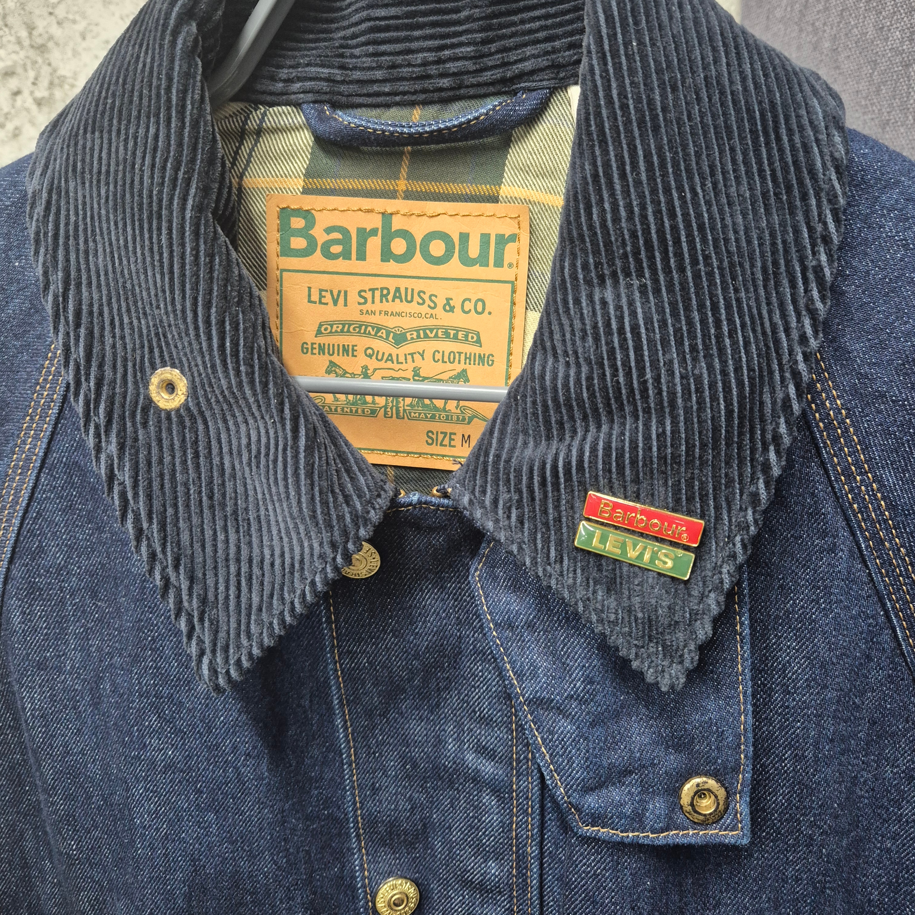 Levi's x Barbour Oversized Bedale Jacket Dark Rinsed Denim 착용 스타일 - 2