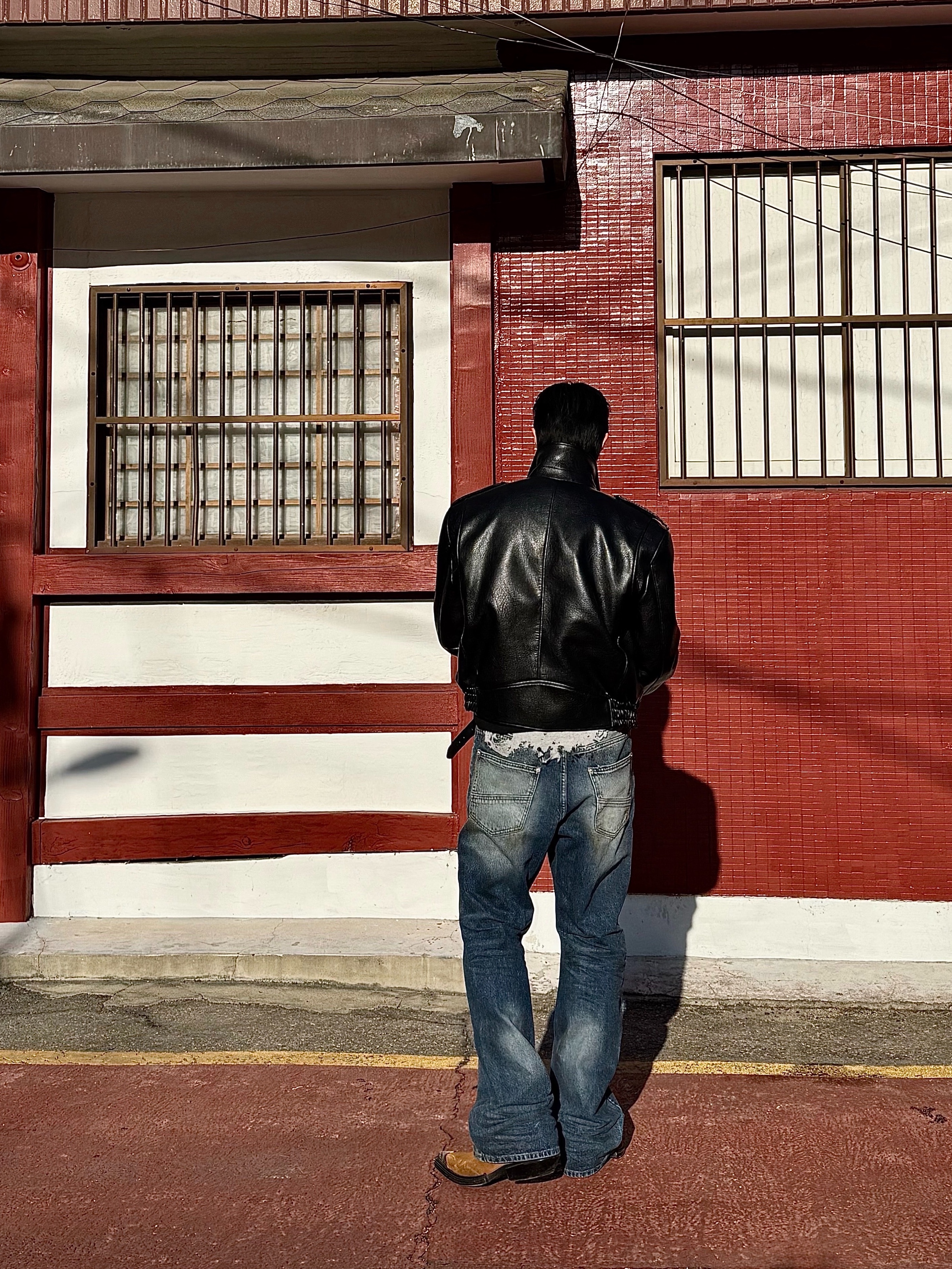 Farfromwhat Far Aged Flare Jeans 착용 스타일 - 4